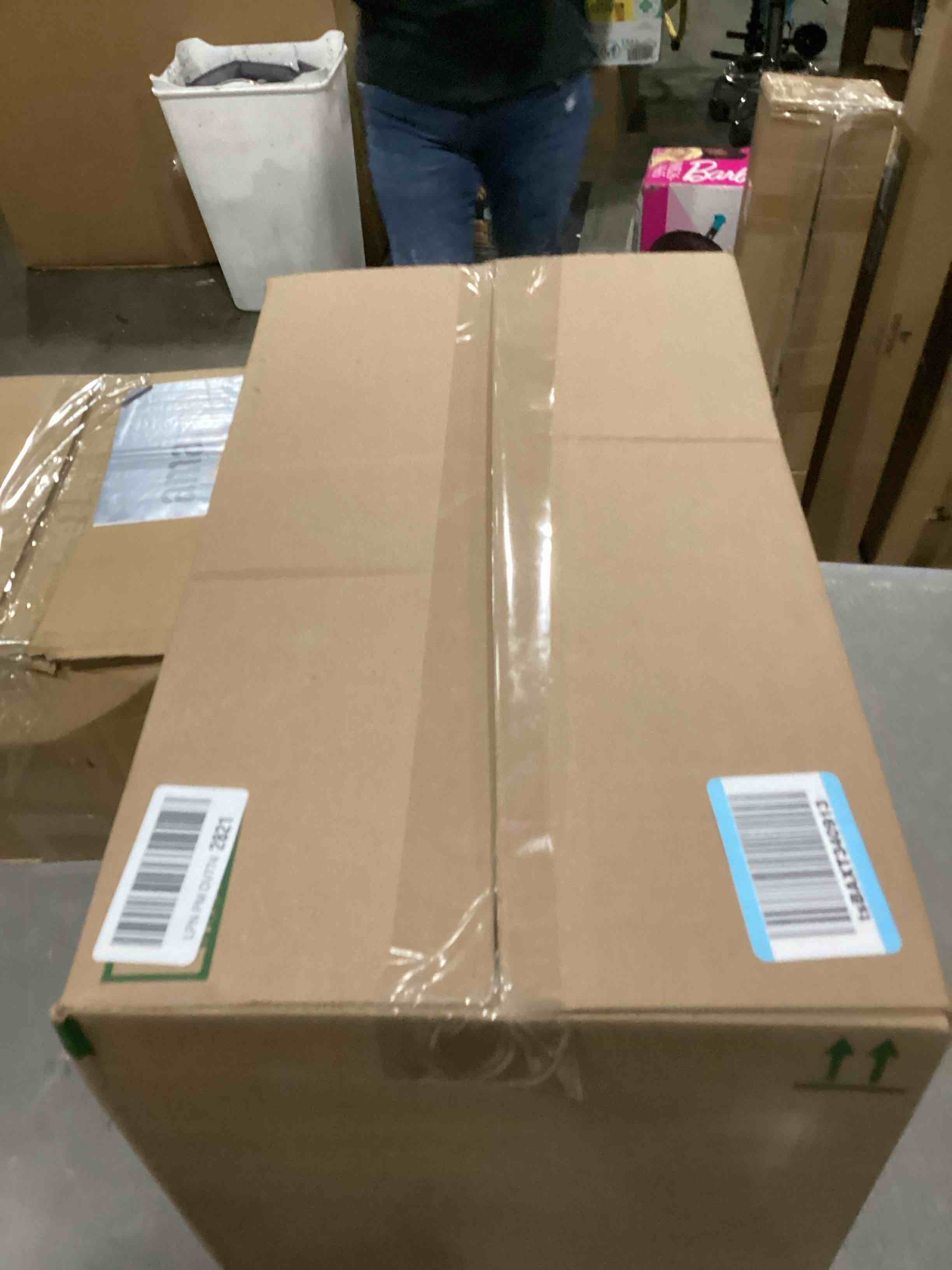 https://s3.amazonaws.com/lotting-images-prod/bidfta/PNK2557251_1745583458985.jpeg