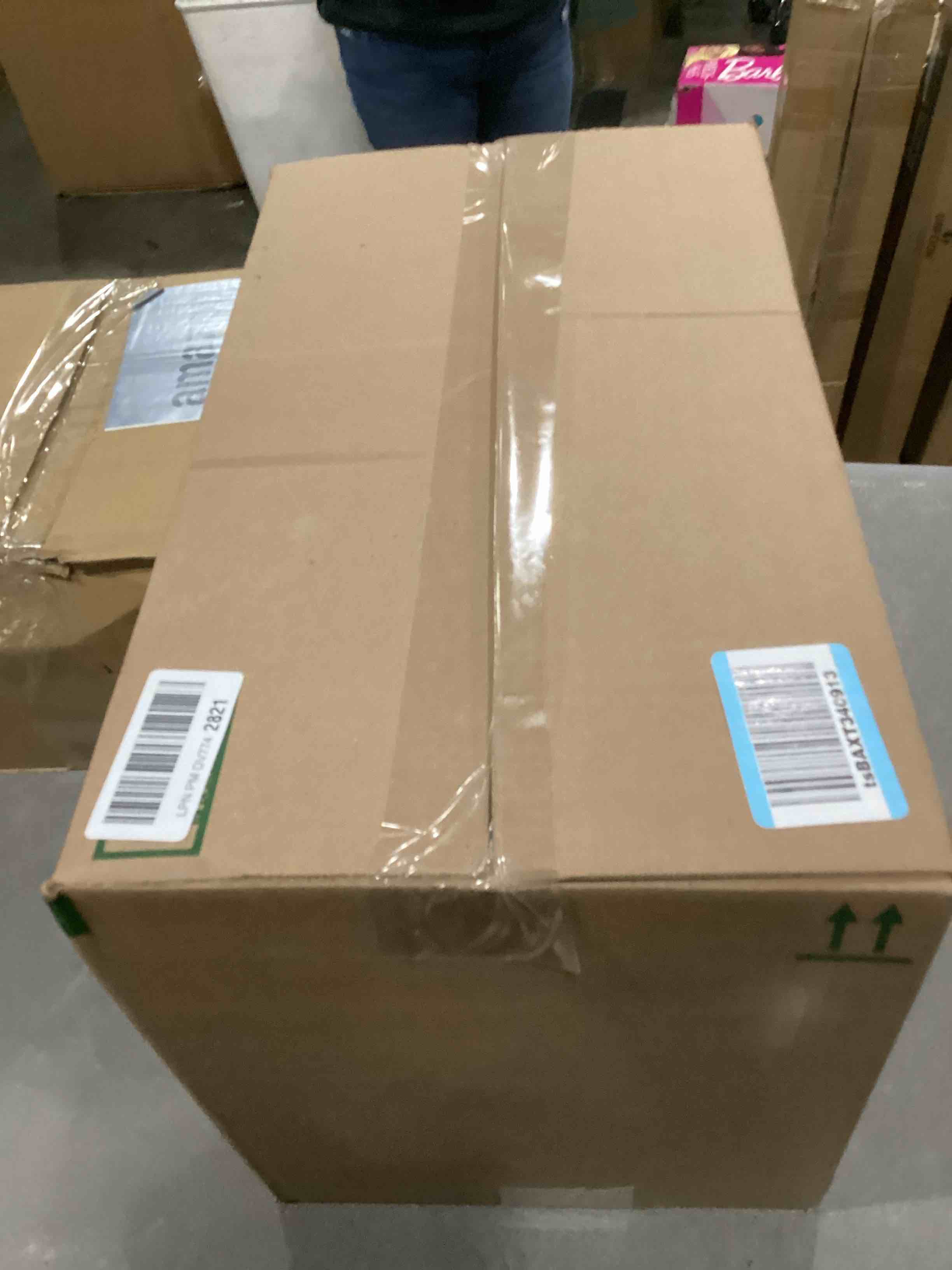 https://s3.amazonaws.com/lotting-images-prod/bidfta/PNK2557251_1745583459834.jpeg