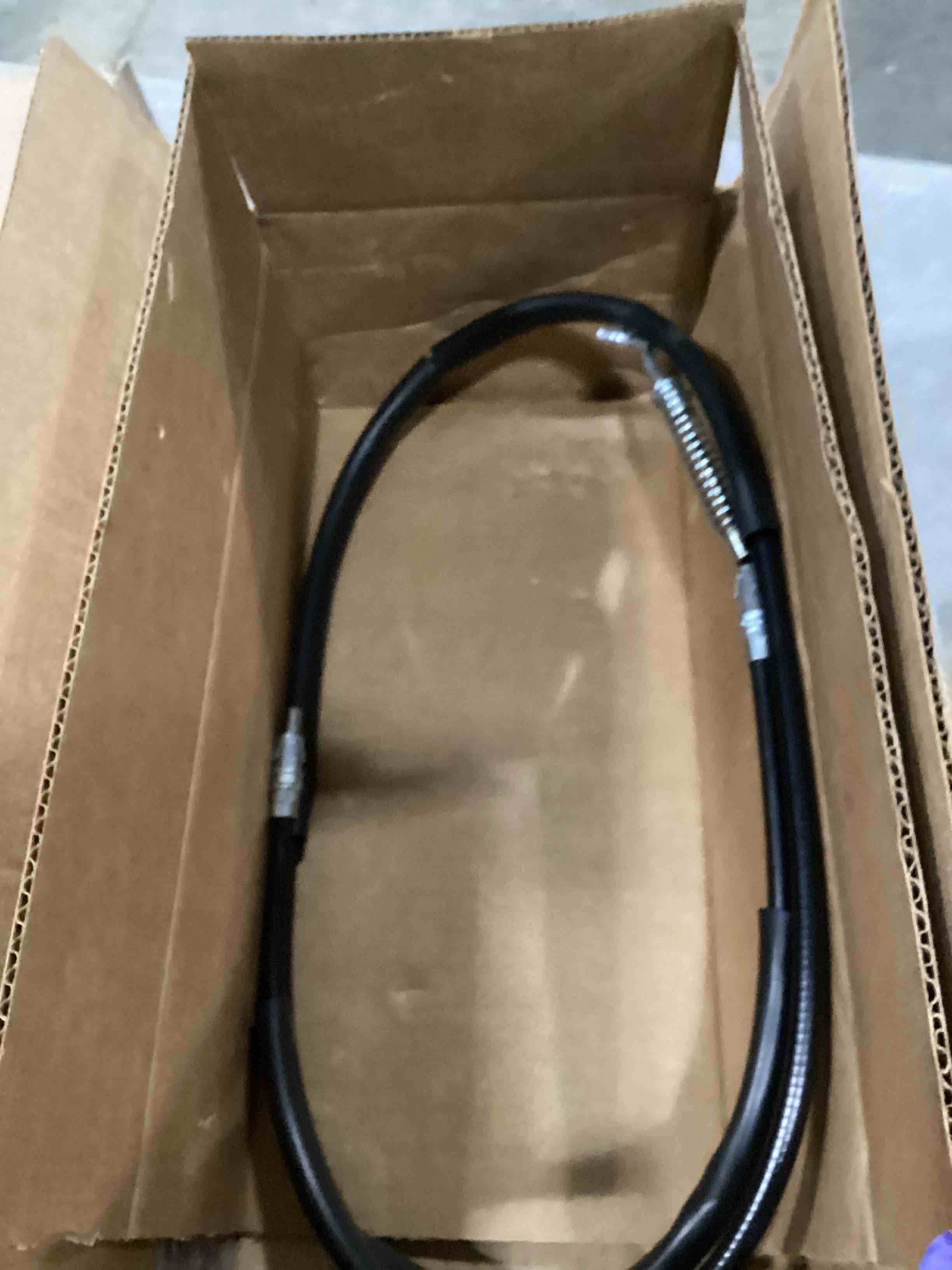 https://s3.amazonaws.com/lotting-images-prod/bidfta/PNK2557287_1745588095074.jpeg