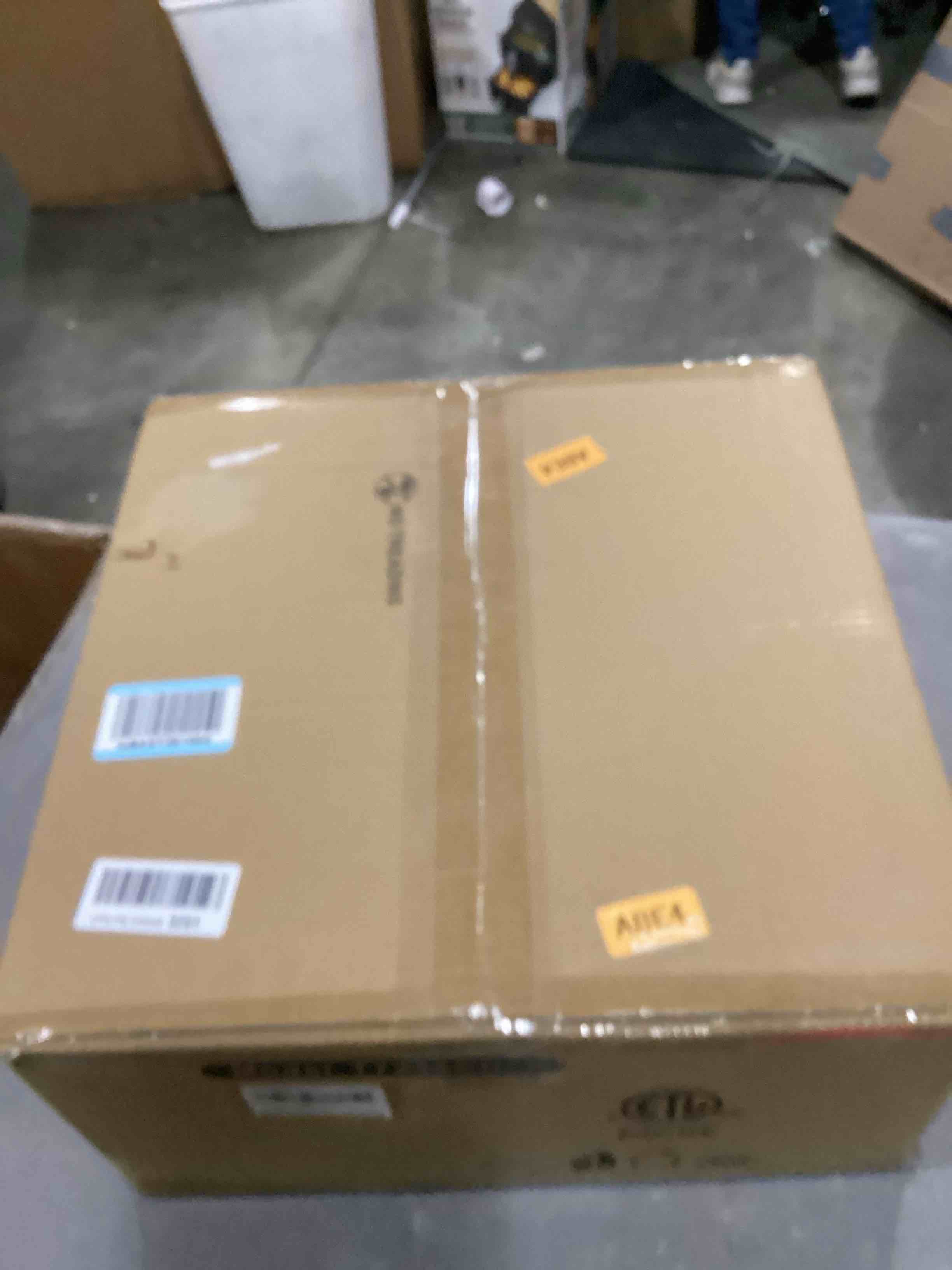 https://s3.amazonaws.com/lotting-images-prod/bidfta/PNK2557336_1745595761960.jpeg