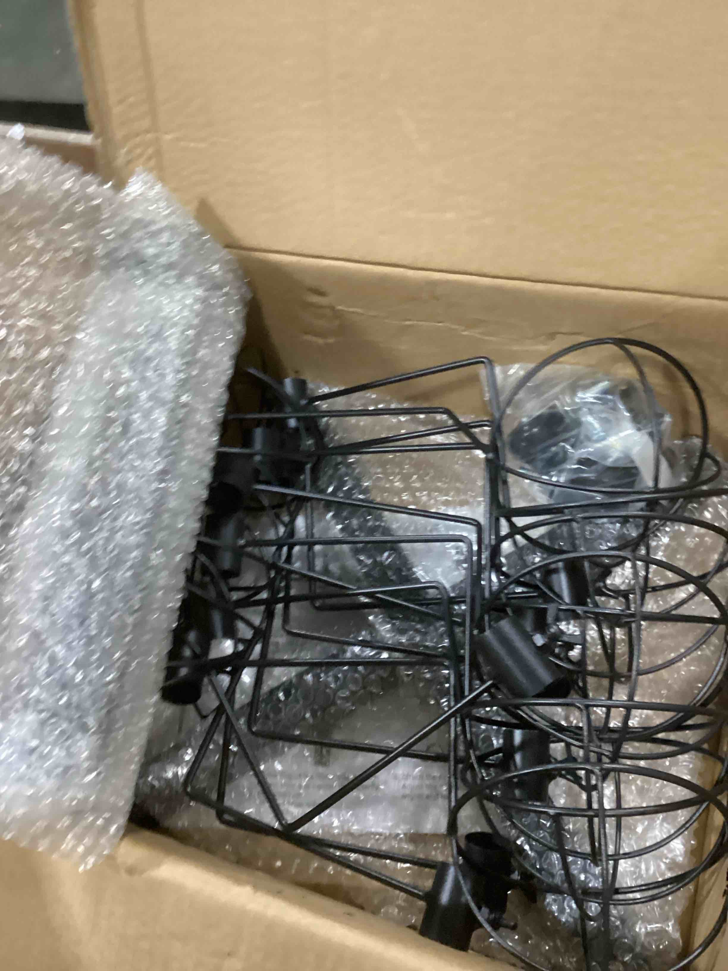 https://s3.amazonaws.com/lotting-images-prod/bidfta/PNK2557390_1745606951278.jpeg
