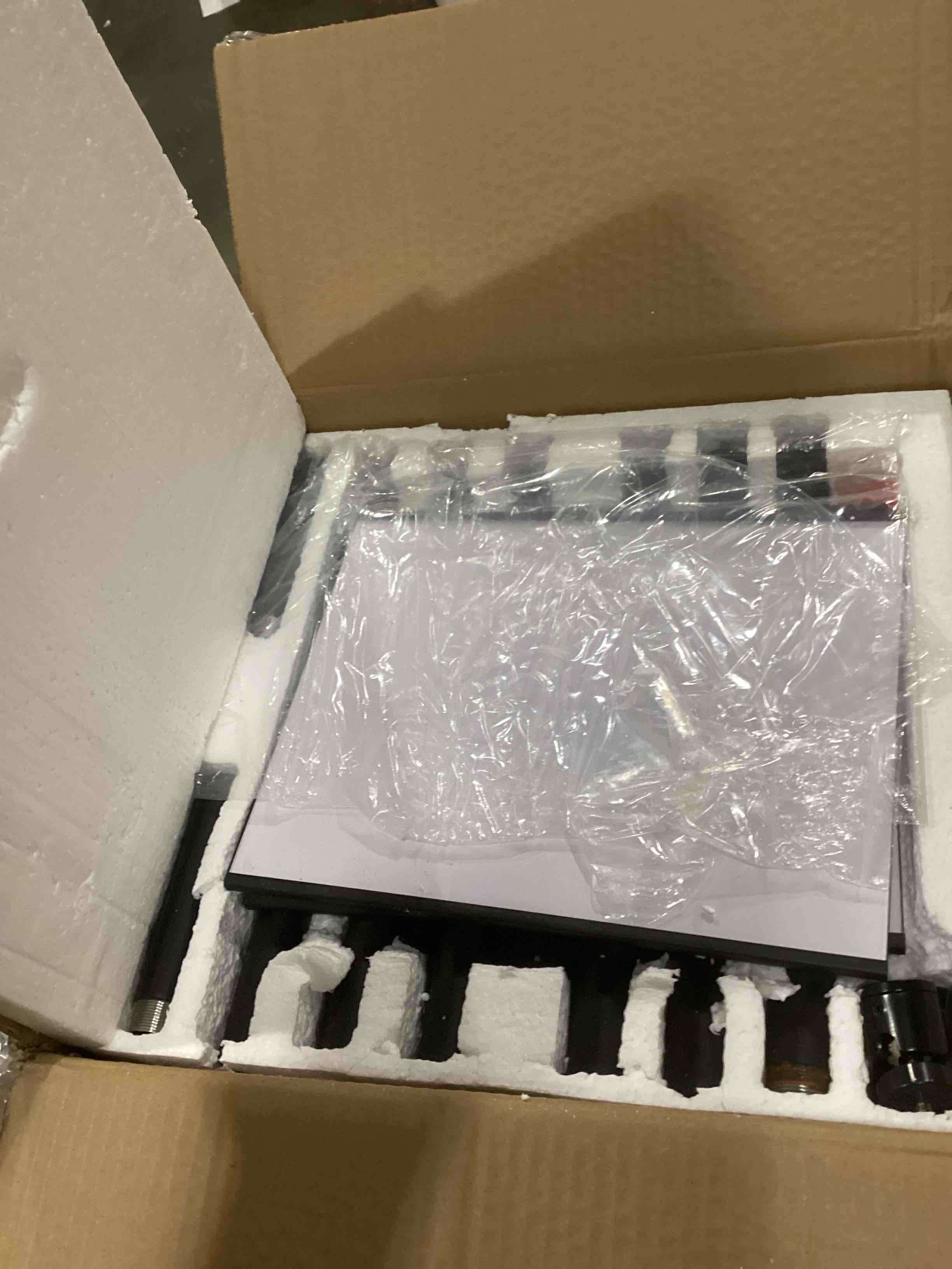 https://s3.amazonaws.com/lotting-images-prod/bidfta/PNK2557532_1745860732102.jpeg