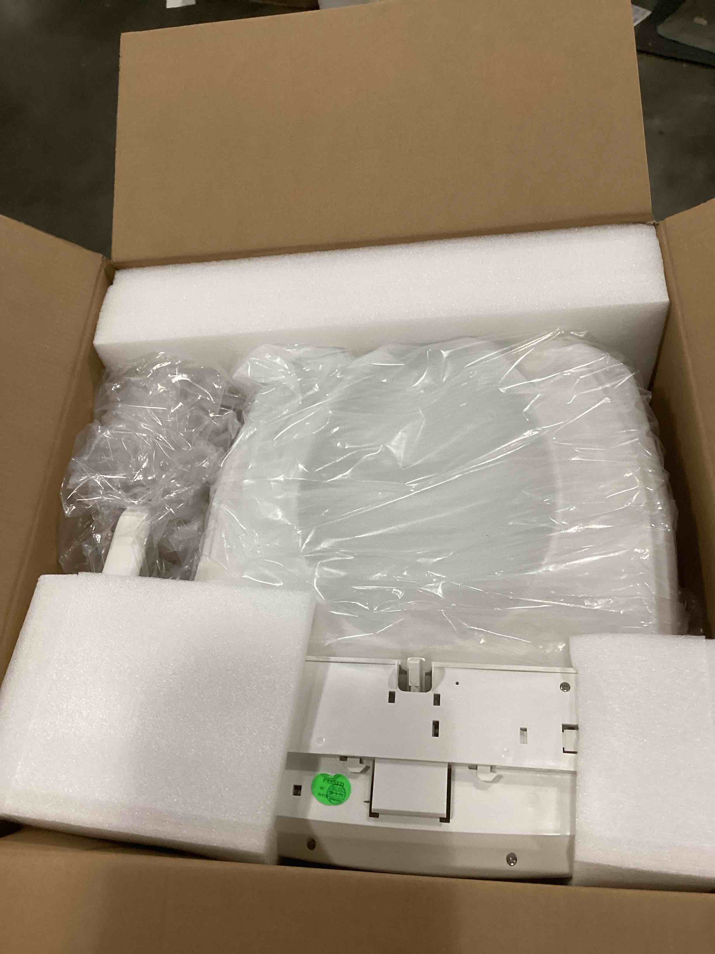 https://s3.amazonaws.com/lotting-images-prod/bidfta/PNK2557533_1745860880495.jpeg