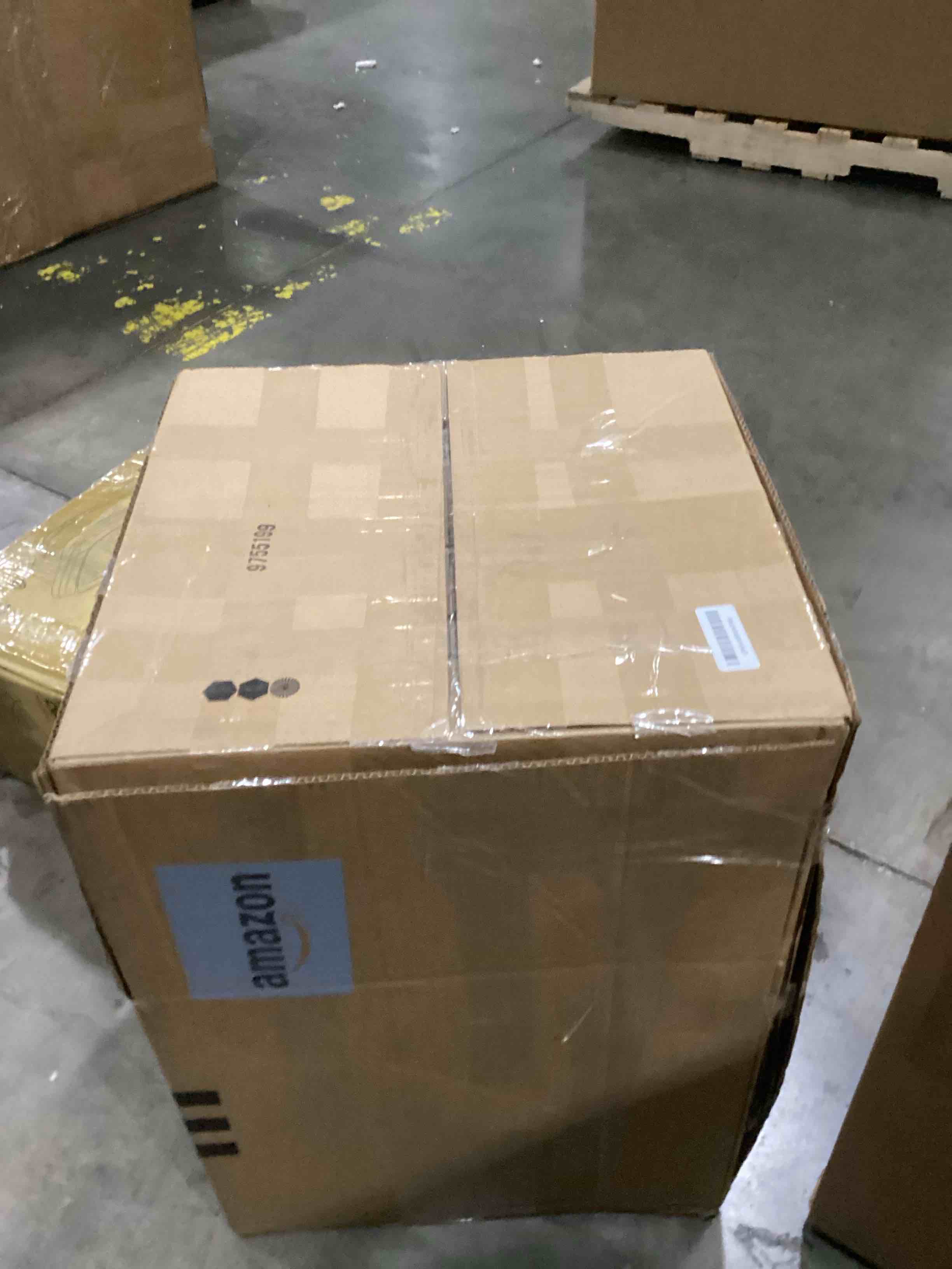 https://s3.amazonaws.com/lotting-images-prod/bidfta/PNK2557611_1745931787574.jpeg