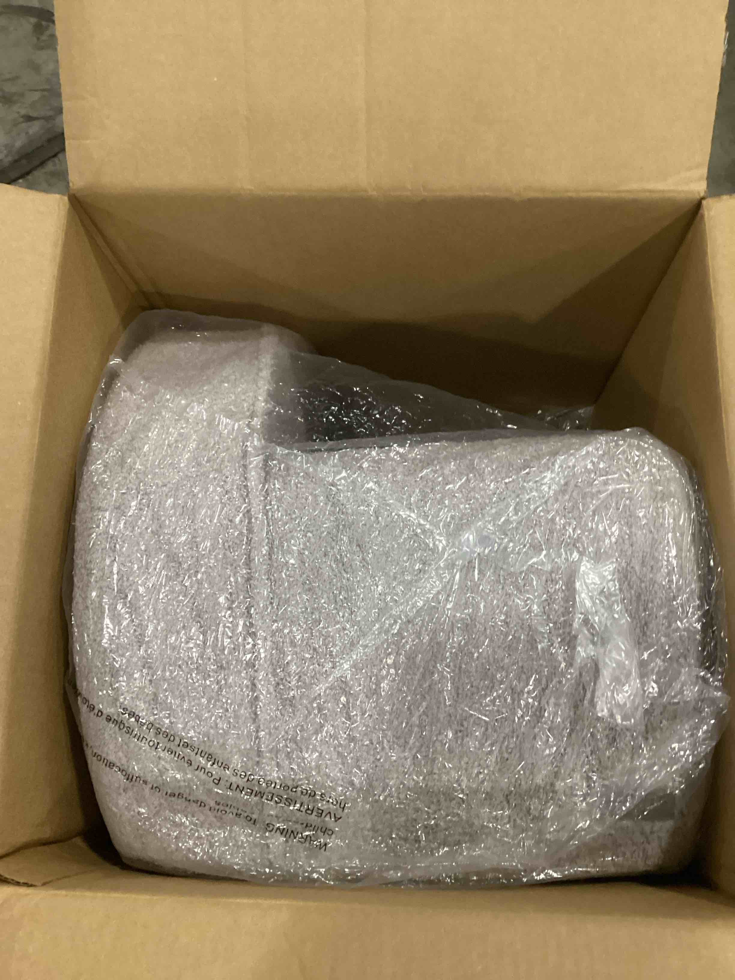 https://s3.amazonaws.com/lotting-images-prod/bidfta/PNK2557611_1745931818699.jpeg