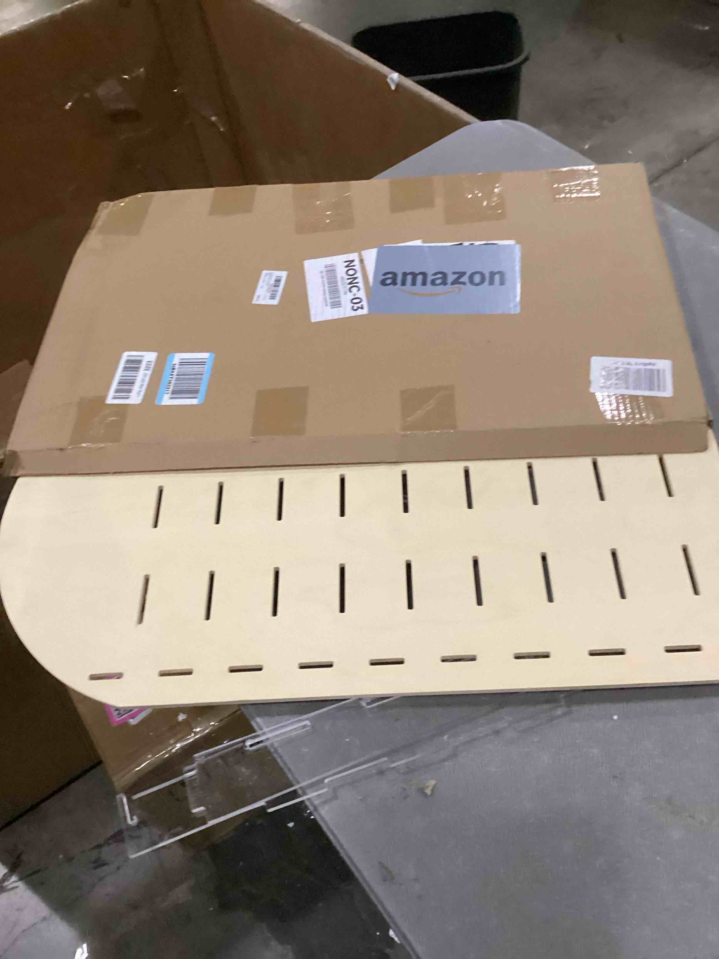 https://s3.amazonaws.com/lotting-images-prod/bidfta/PNK2557741_1745954281475.jpeg