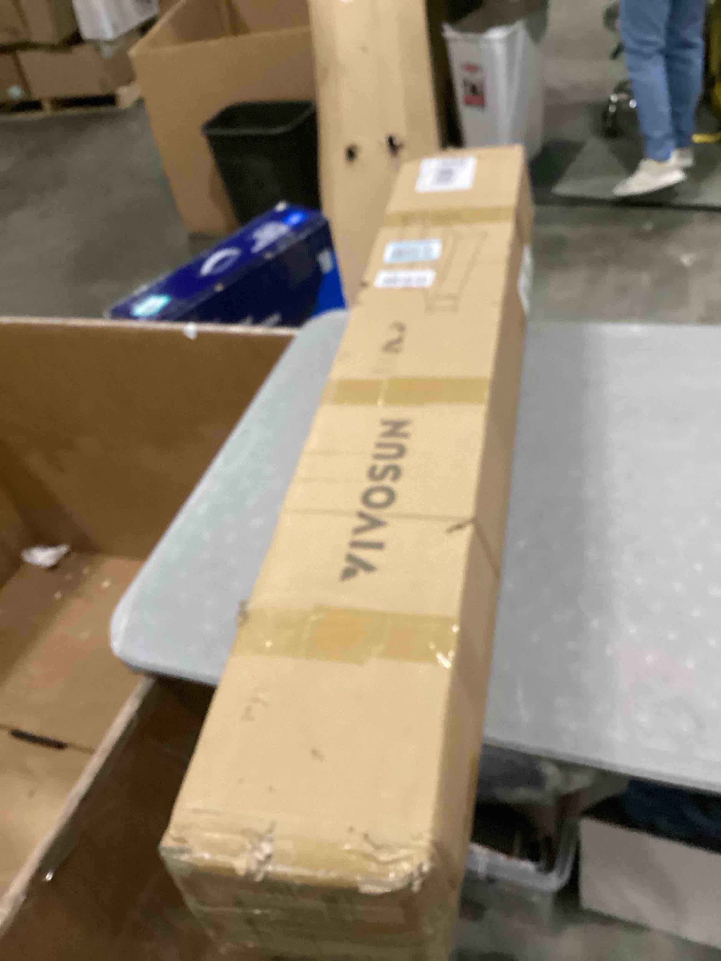 https://s3.amazonaws.com/lotting-images-prod/bidfta/PNK2557762_1746013016231.jpeg