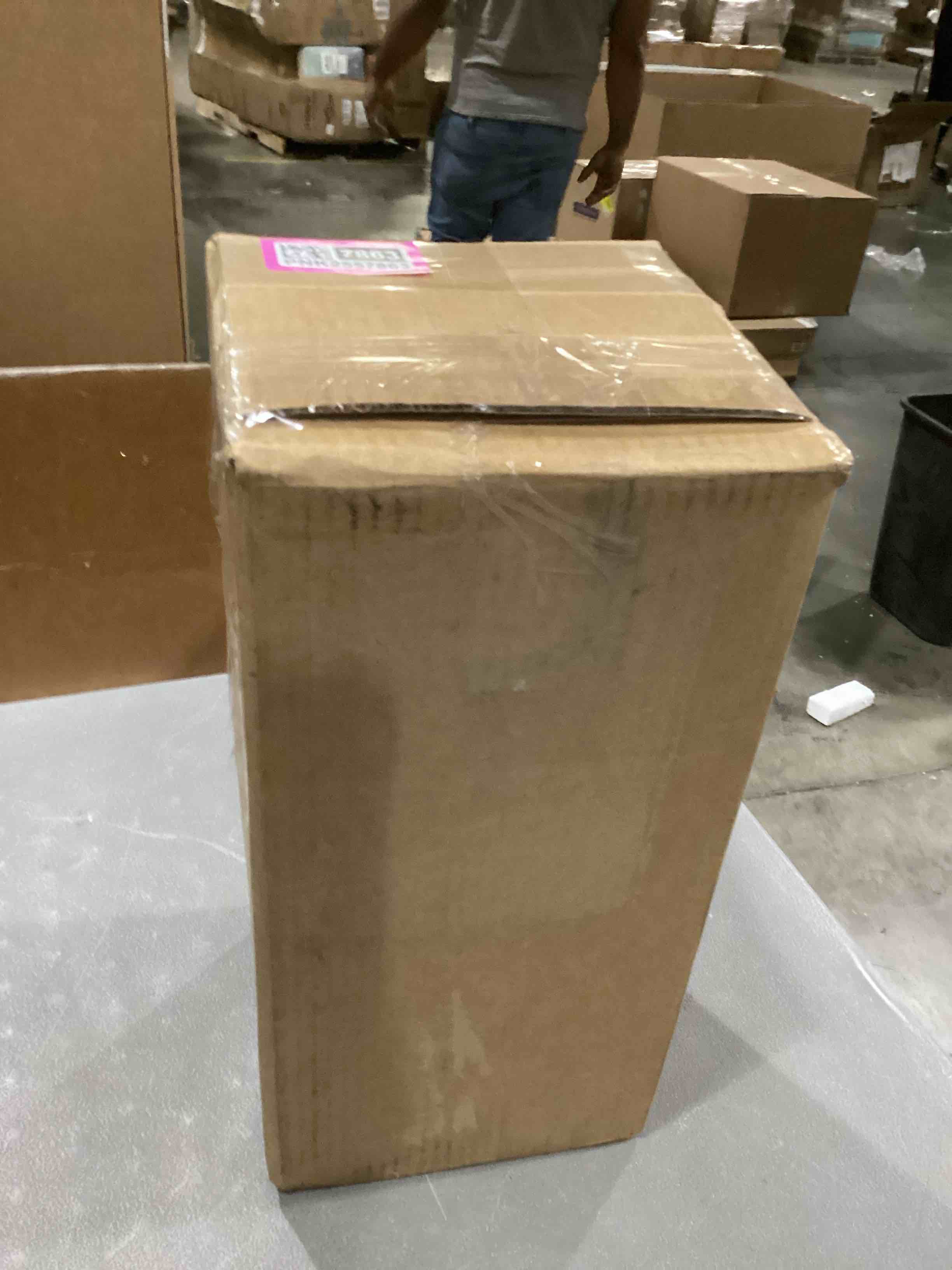 https://s3.amazonaws.com/lotting-images-prod/bidfta/PNK2557863_1746037296164.jpeg