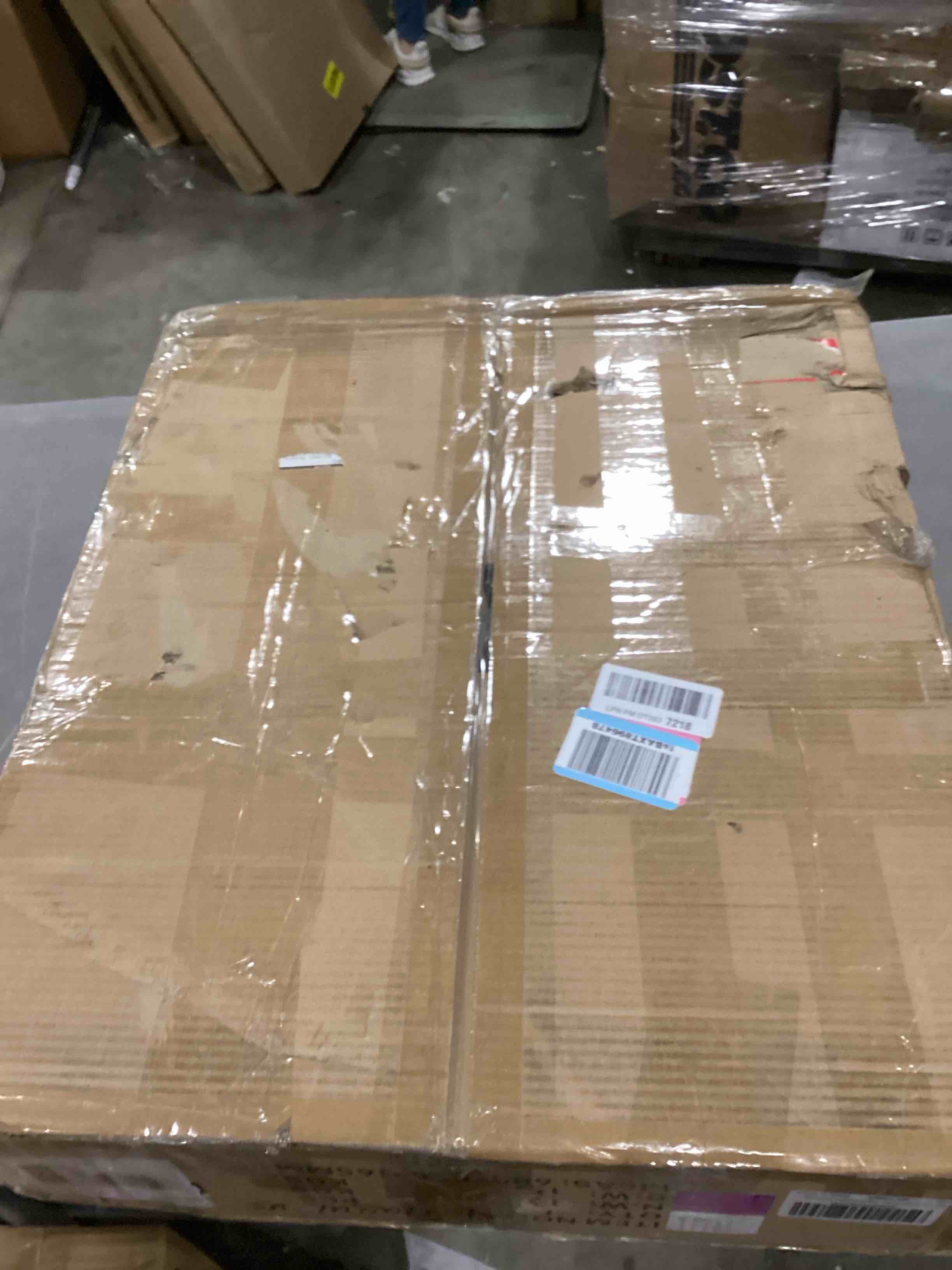 https://s3.amazonaws.com/lotting-images-prod/bidfta/PNK2557919_1746100945676.jpeg