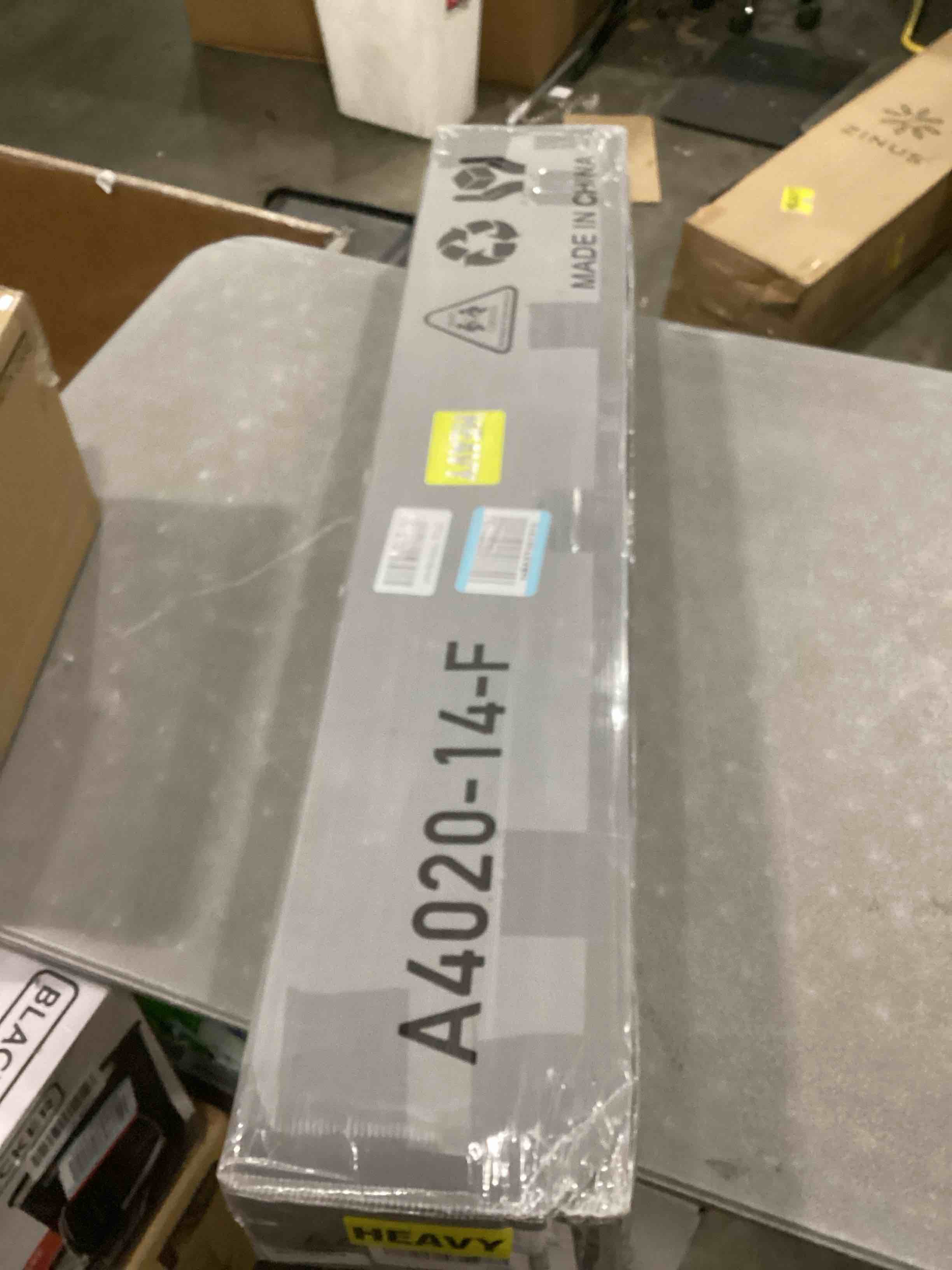 https://s3.amazonaws.com/lotting-images-prod/bidfta/PNK2557973_1746110538188.jpeg