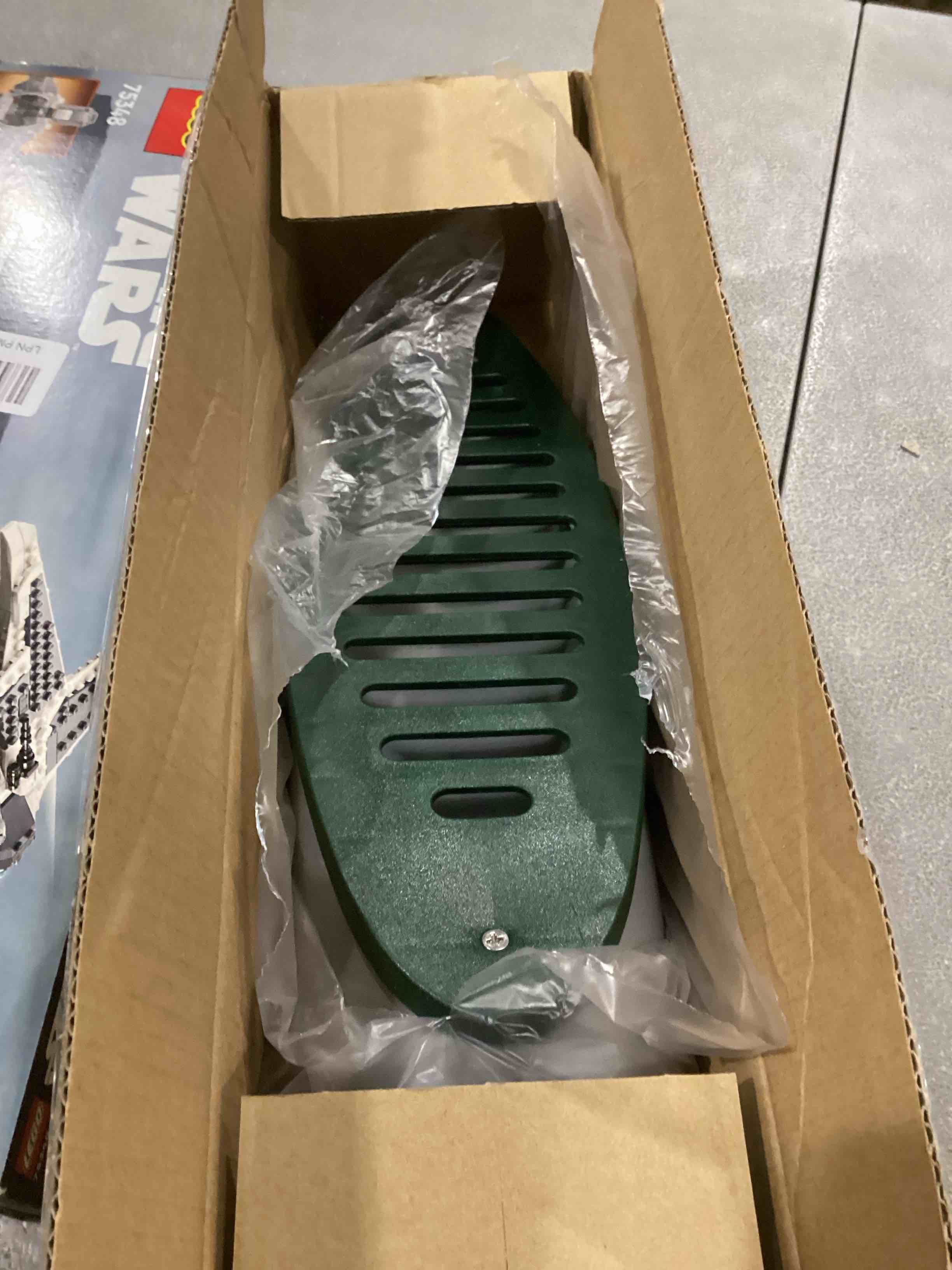 https://s3.amazonaws.com/lotting-images-prod/bidfta/PNK2557974_1746110651449.jpeg
