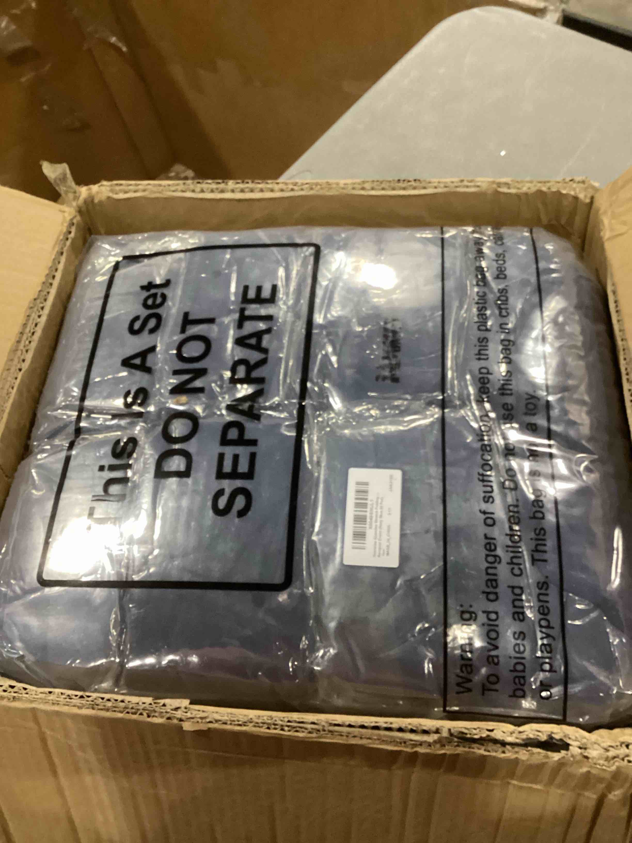 https://s3.amazonaws.com/lotting-images-prod/bidfta/PNK2557985_1746111742764.jpeg