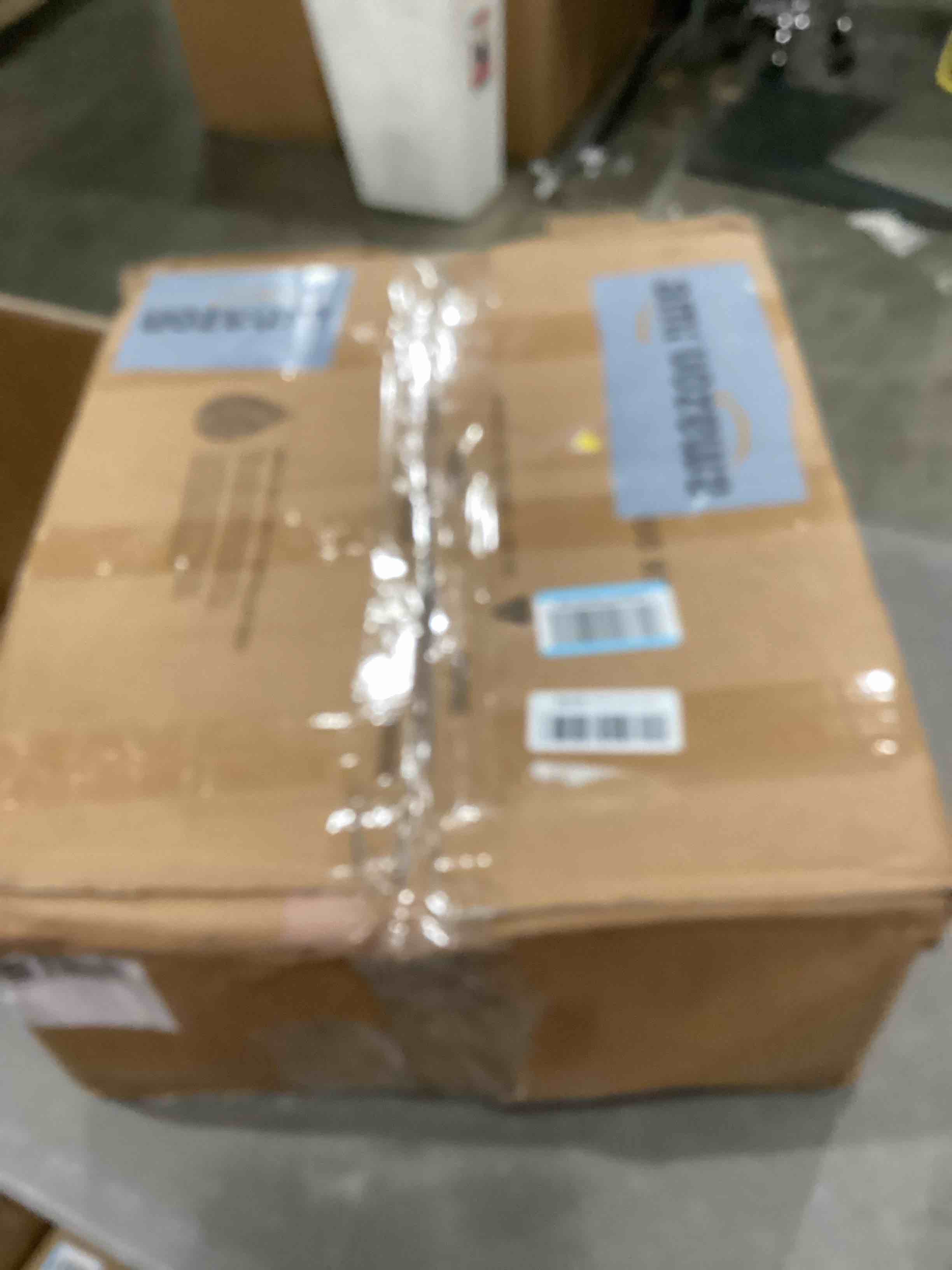 https://s3.amazonaws.com/lotting-images-prod/bidfta/PNK2557990_1746112287050.jpeg