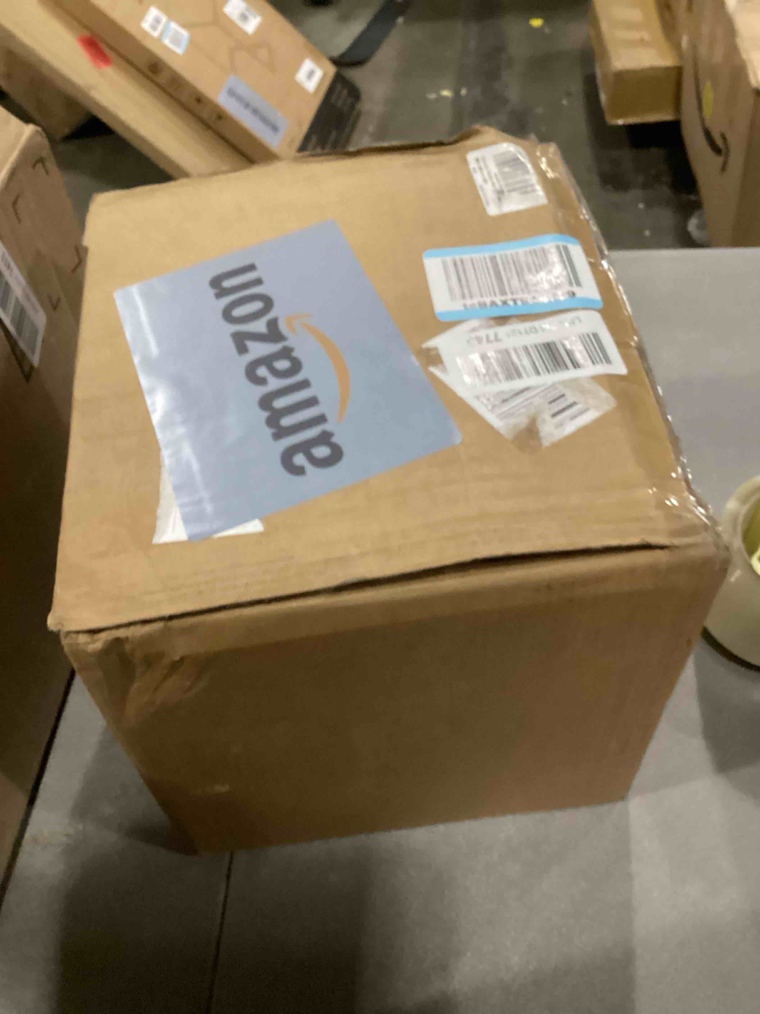https://s3.amazonaws.com/lotting-images-prod/bidfta/PNK2558073_1746184828659.jpeg