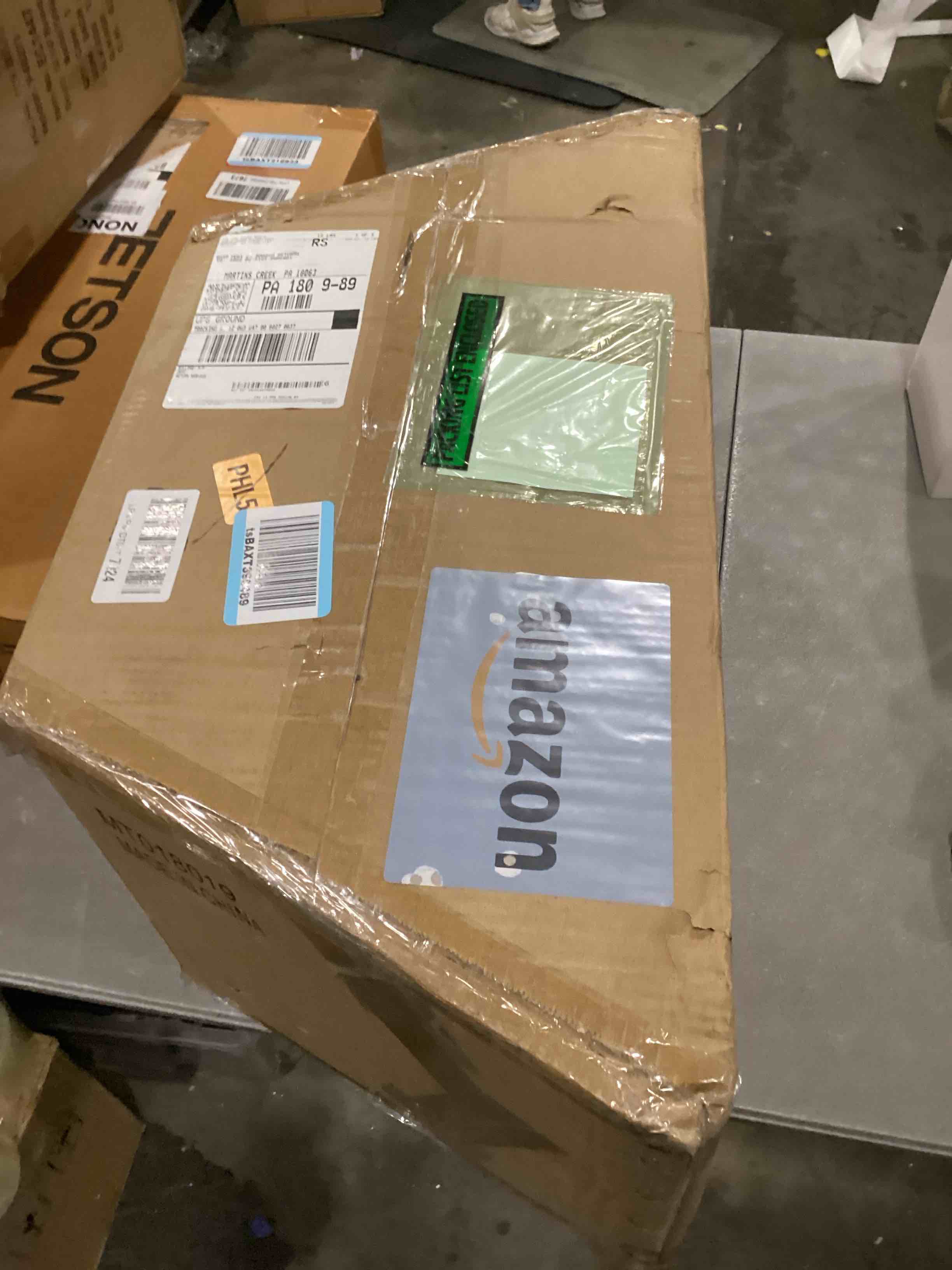 https://s3.amazonaws.com/lotting-images-prod/bidfta/PNK2558112_1746190106095.jpeg