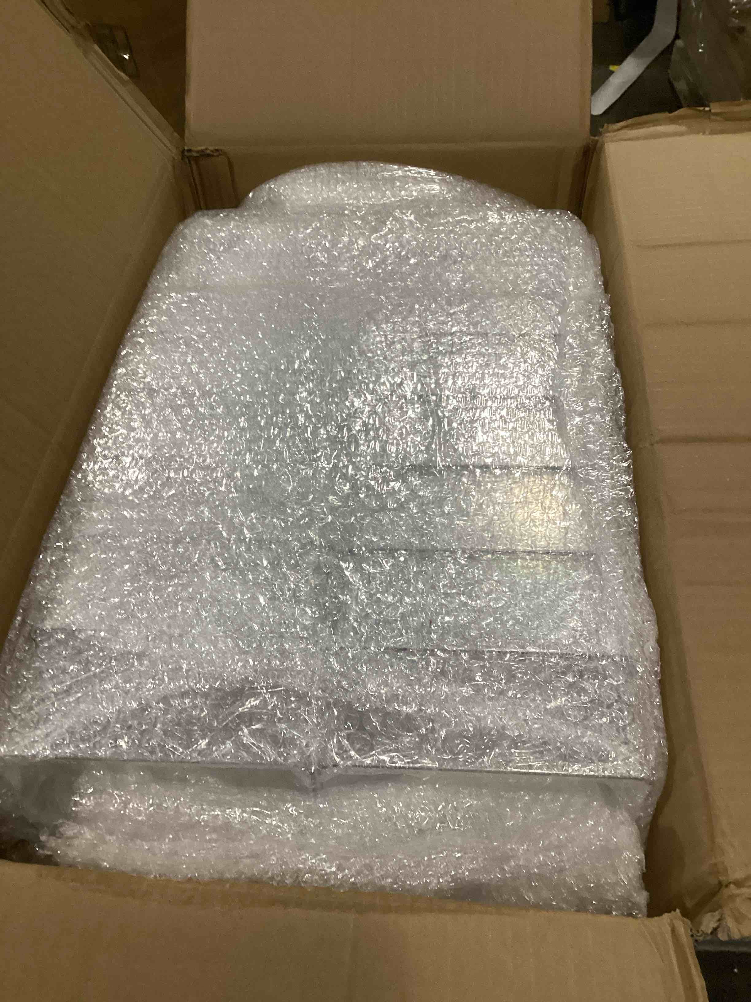 https://s3.amazonaws.com/lotting-images-prod/bidfta/PNK2558197_1746208348916.jpeg