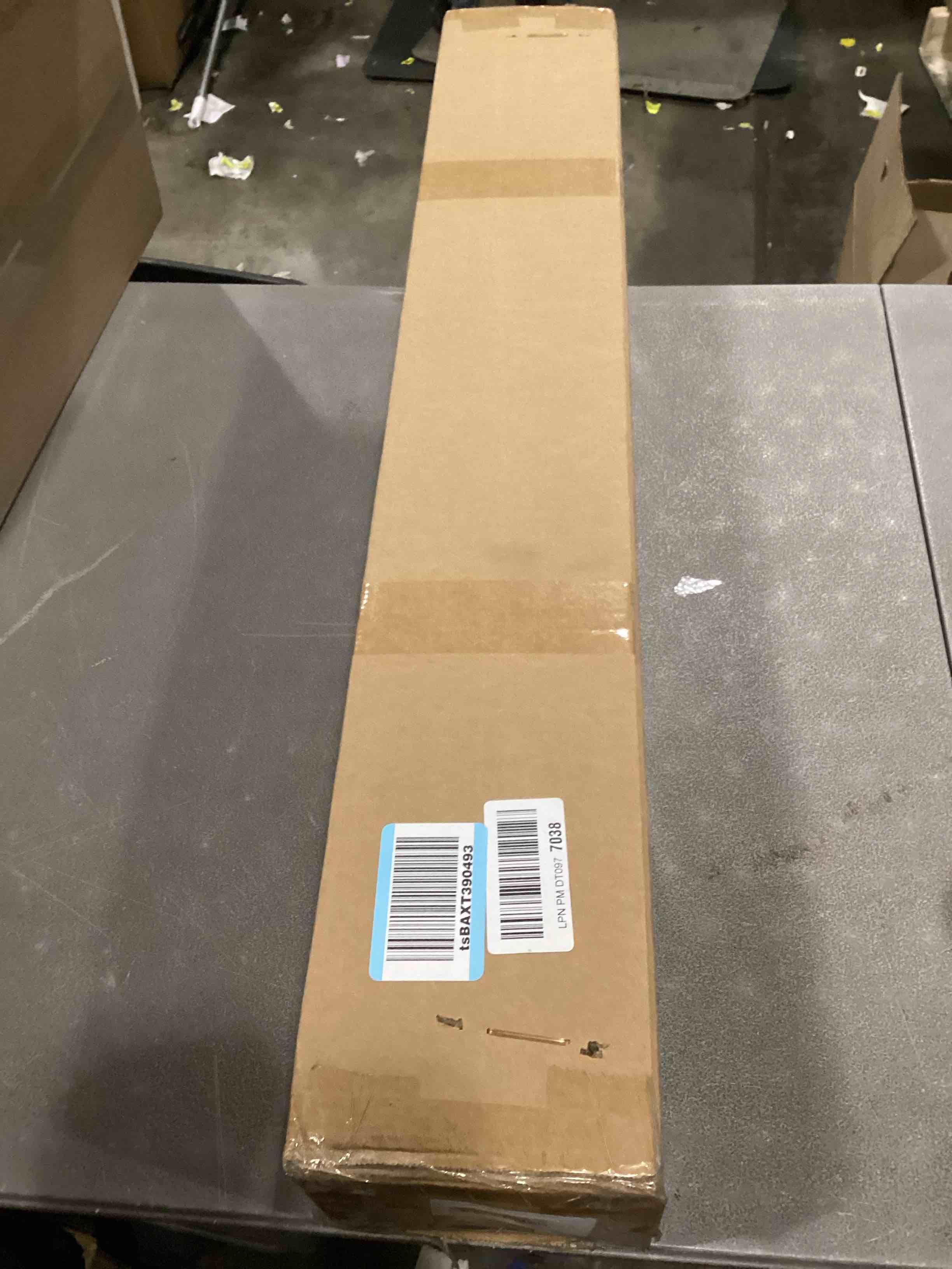 https://s3.amazonaws.com/lotting-images-prod/bidfta/PNK2558347_1746455867929.jpeg