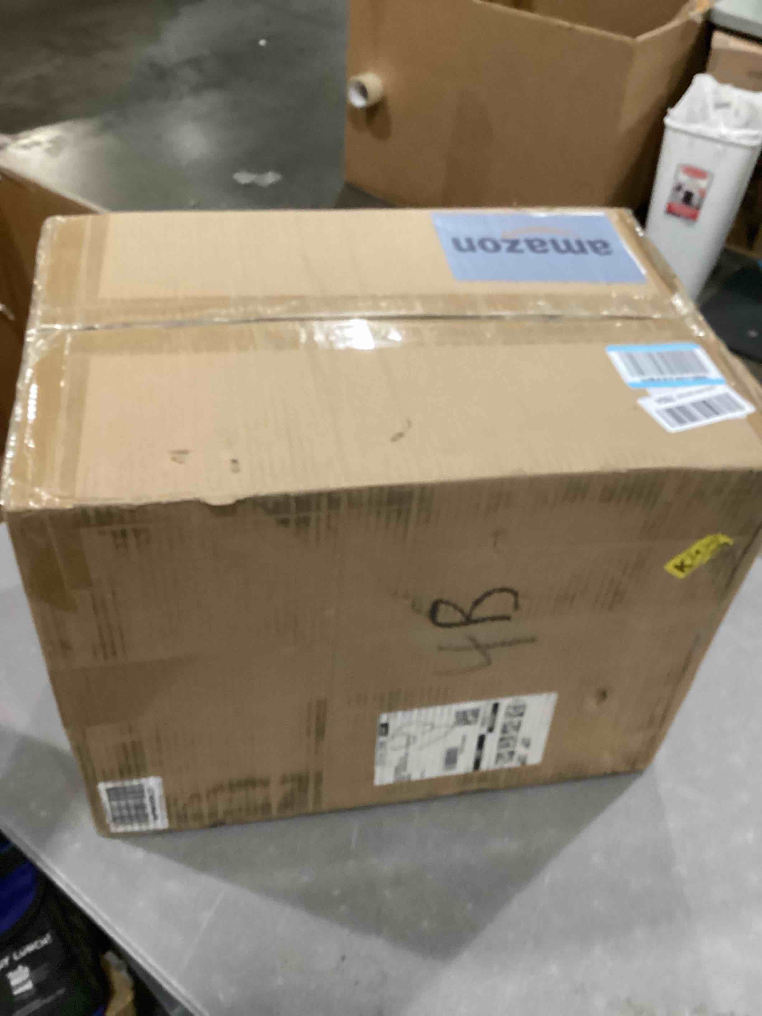 https://s3.amazonaws.com/lotting-images-prod/bidfta/PNK2558420_1746469832268.jpeg