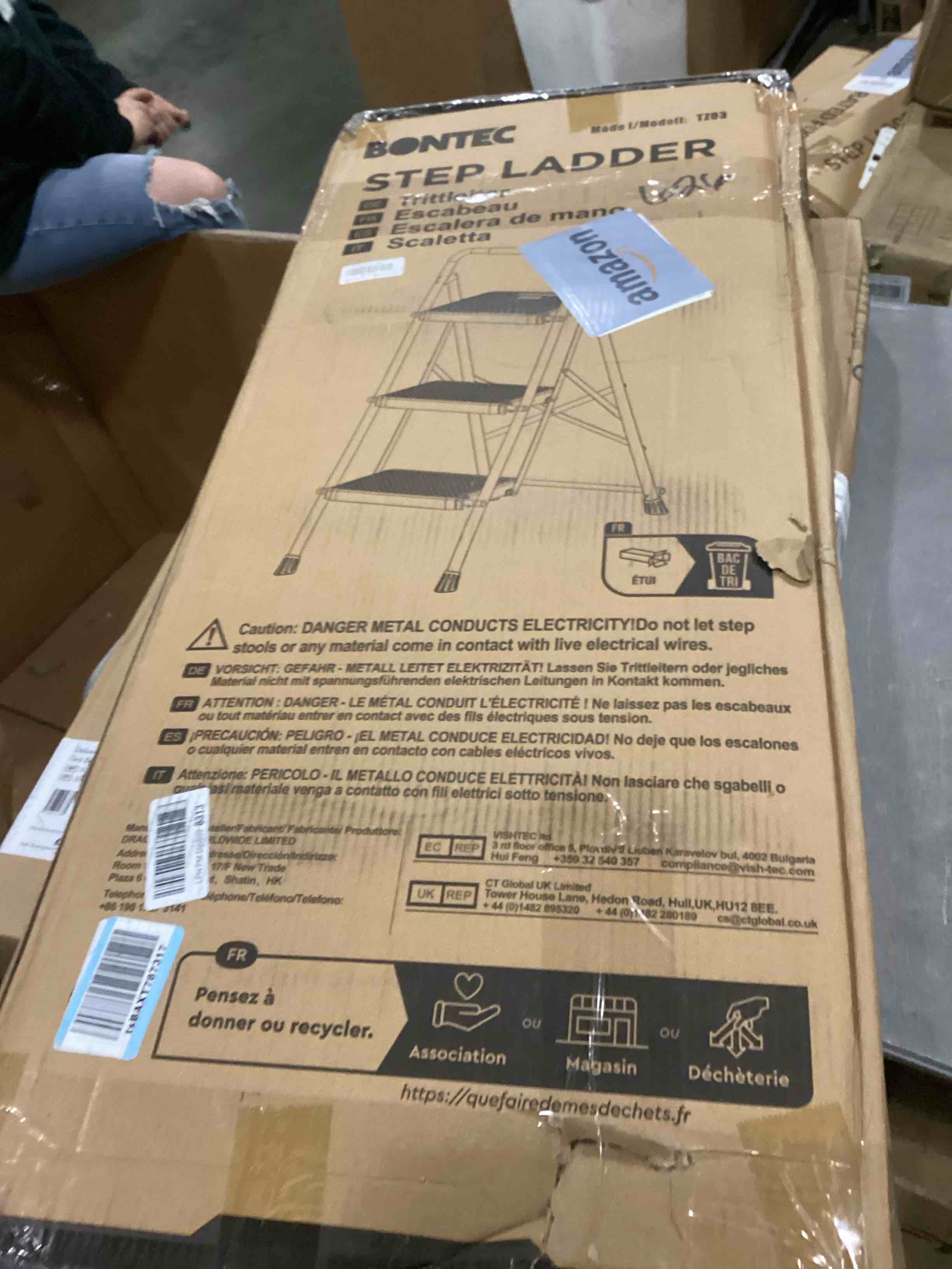 https://s3.amazonaws.com/lotting-images-prod/bidfta/PNK2558451_1746530896133.jpeg