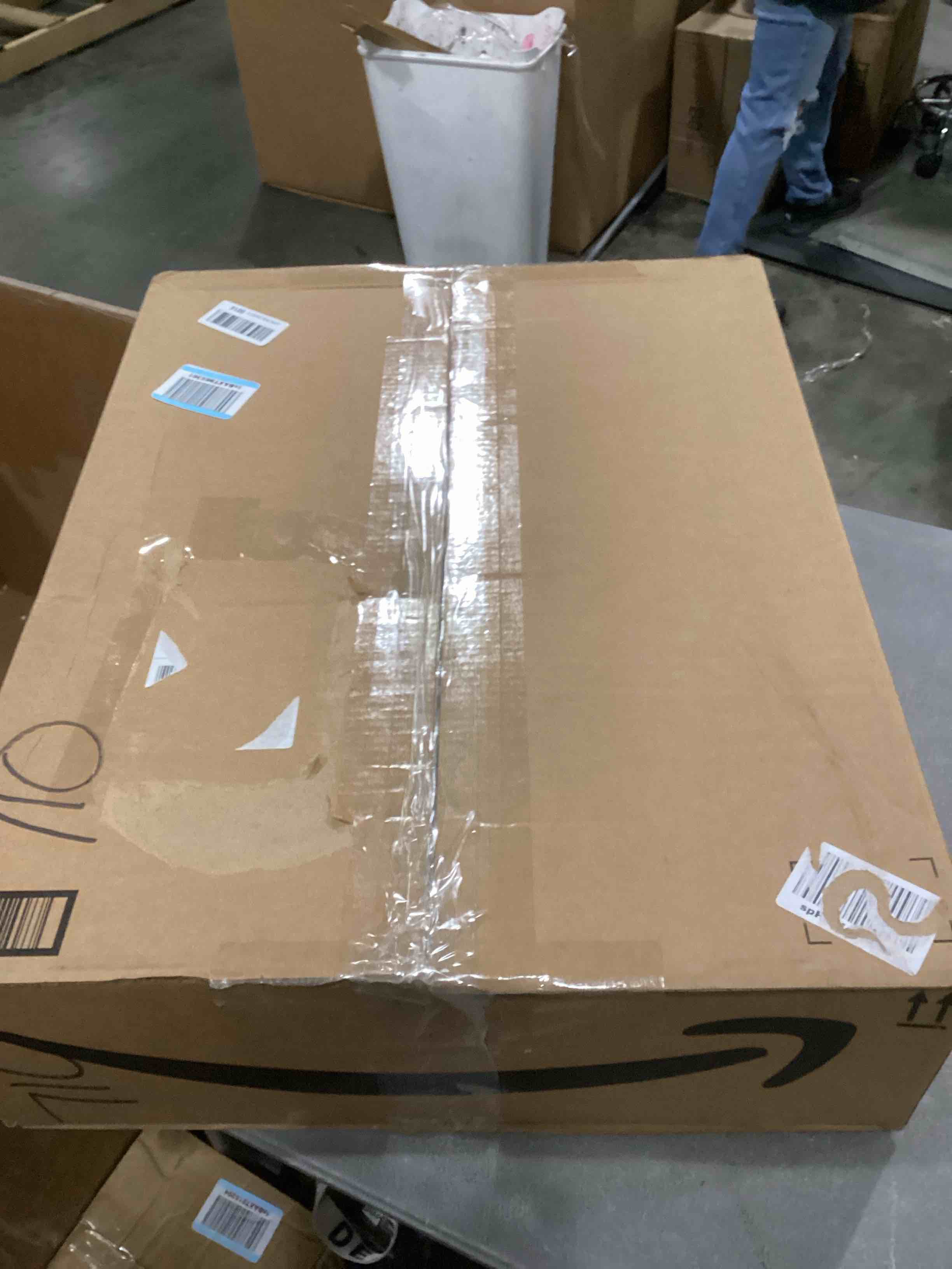 https://s3.amazonaws.com/lotting-images-prod/bidfta/PNK2558483_1746535140713.jpeg