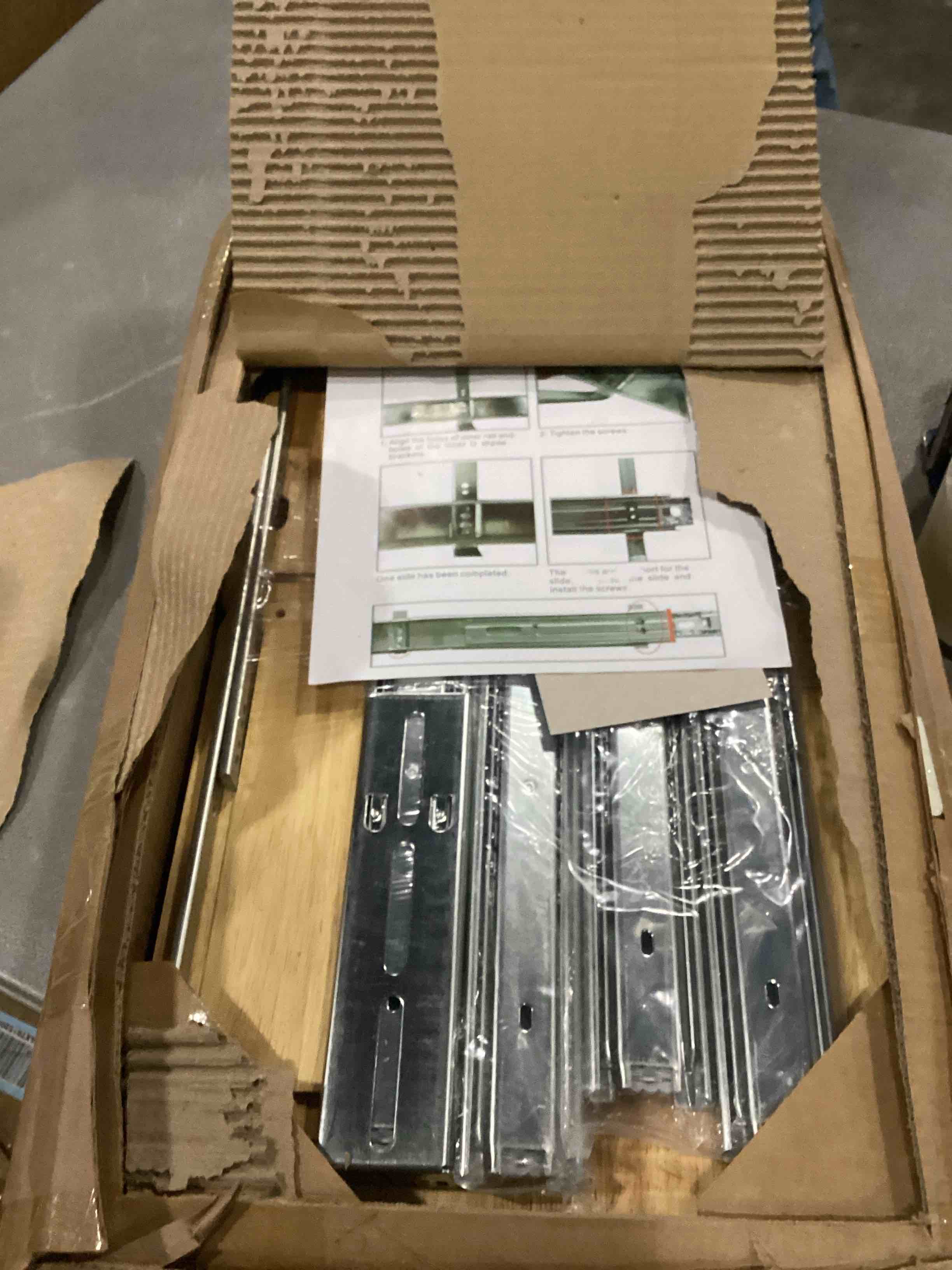 https://s3.amazonaws.com/lotting-images-prod/bidfta/PNK2558517_1746538901034.jpeg