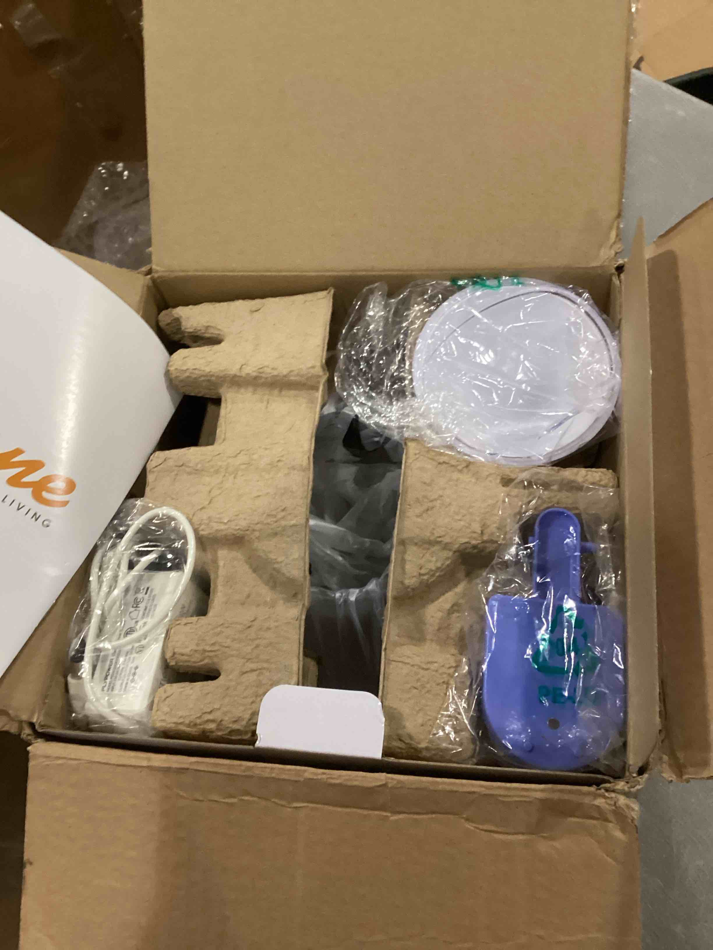 https://s3.amazonaws.com/lotting-images-prod/bidfta/PNK2558525_1746539654060.jpeg