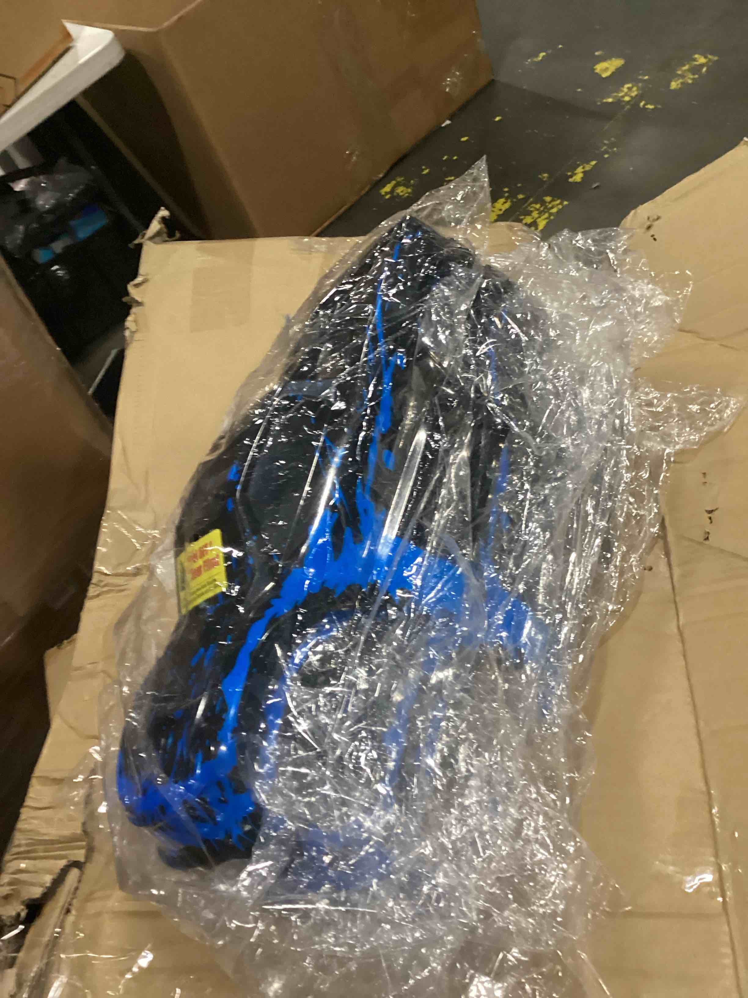 https://s3.amazonaws.com/lotting-images-prod/bidfta/PNK2558849_1746725815315.jpeg