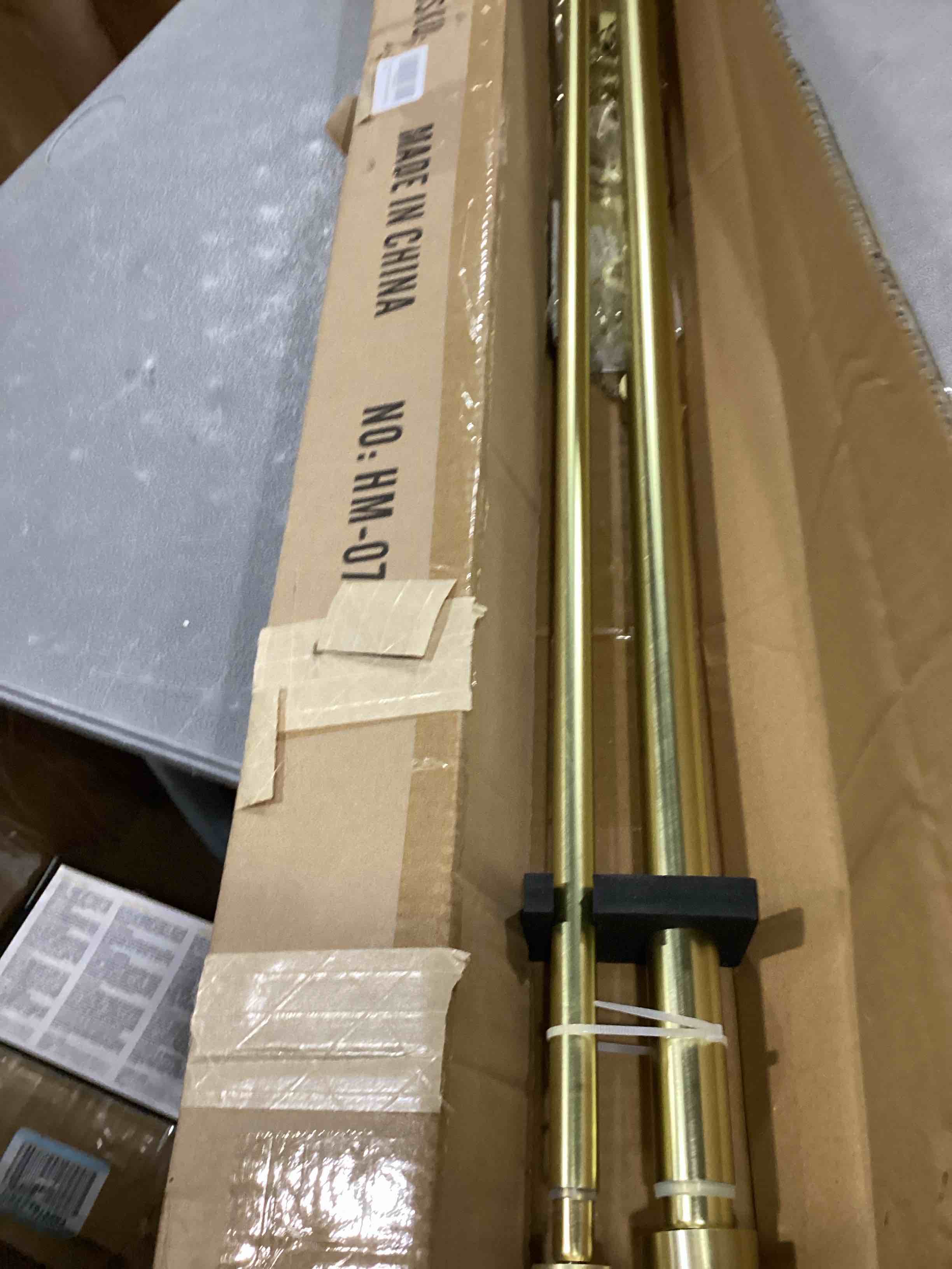 https://s3.amazonaws.com/lotting-images-prod/bidfta/PNK2558958_1747067797954.jpeg