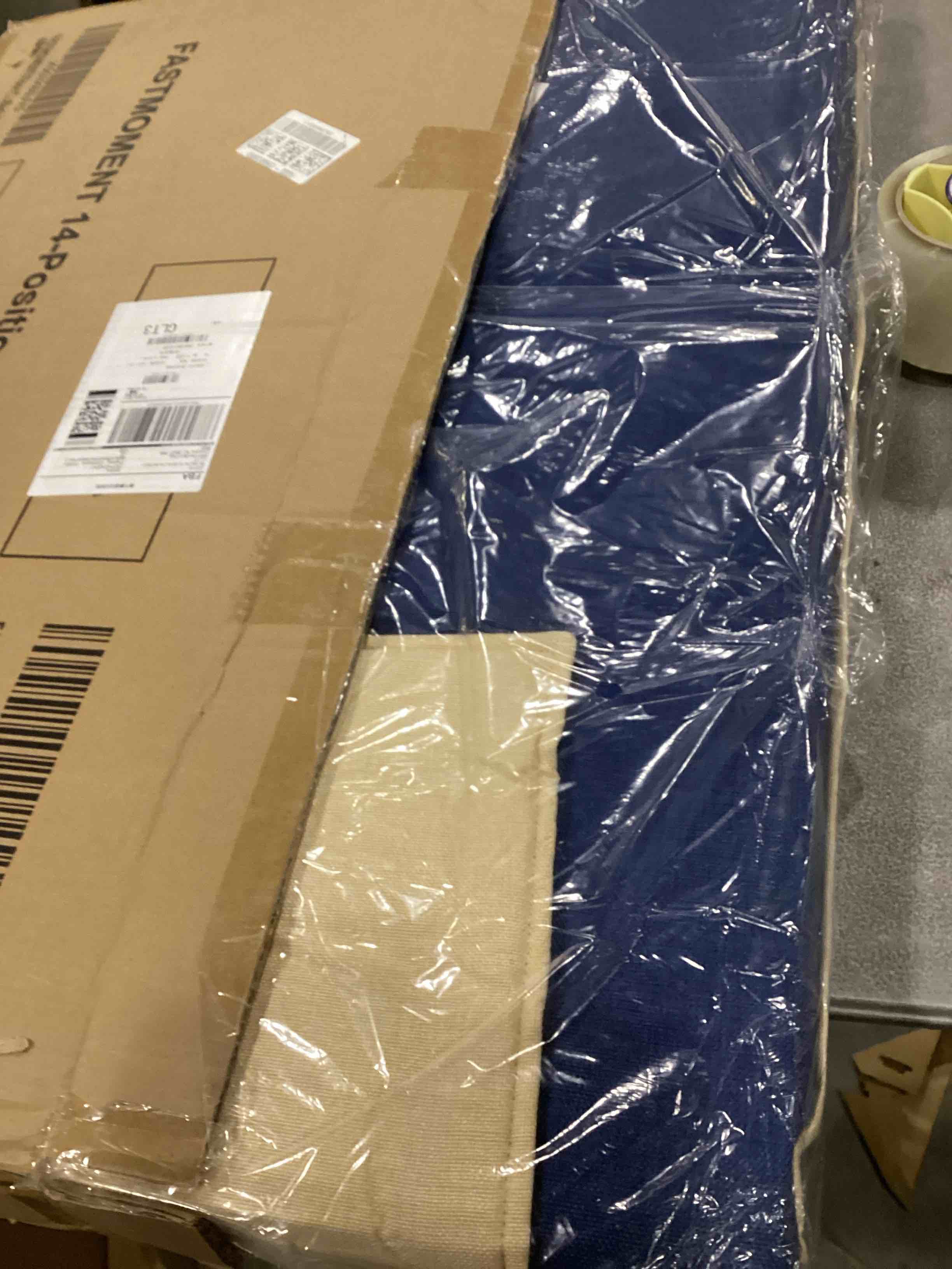 https://s3.amazonaws.com/lotting-images-prod/bidfta/PNK2559466_1747402056968.jpeg