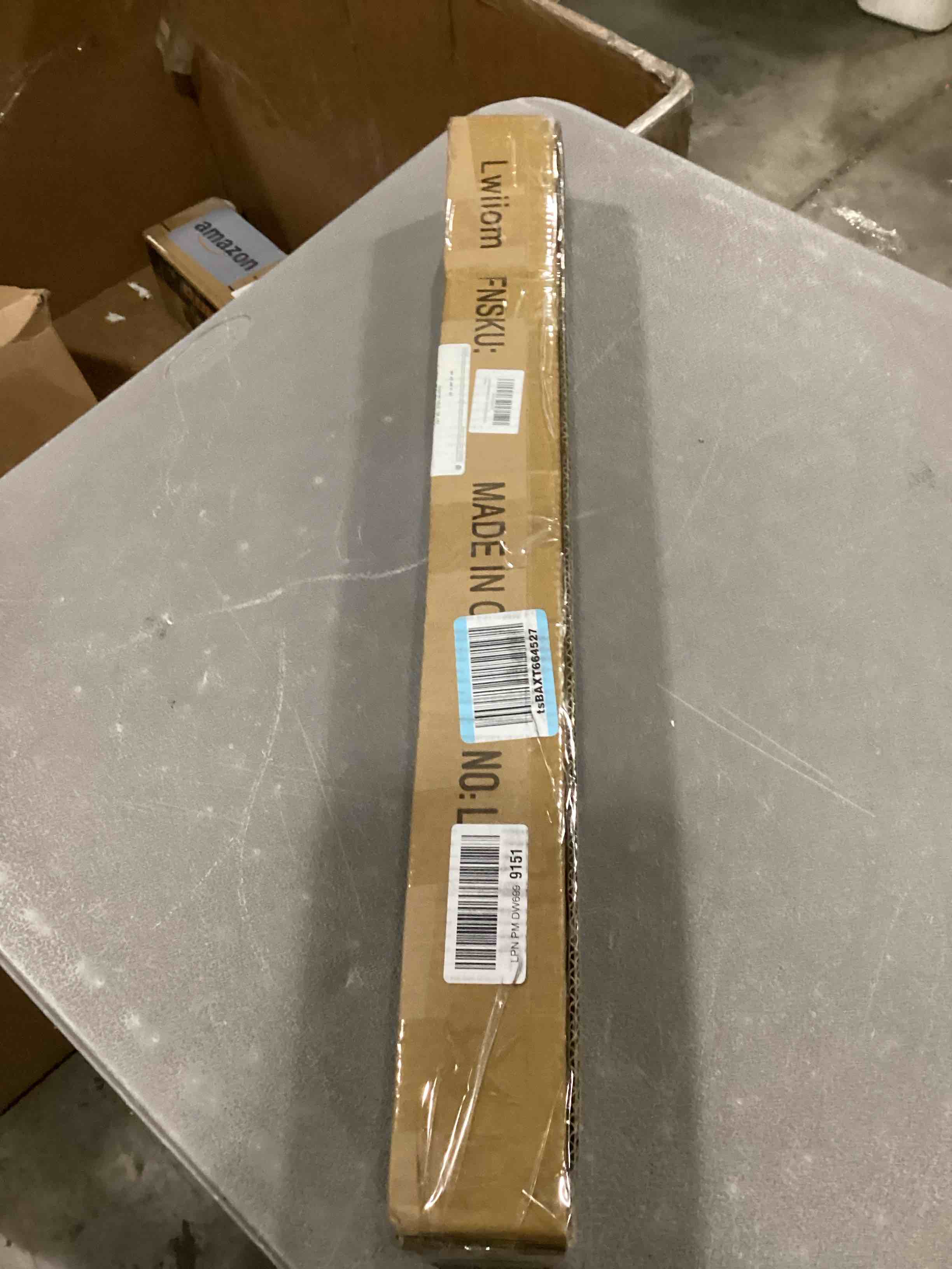 https://s3.amazonaws.com/lotting-images-prod/bidfta/PNK2559521_1747409193497.jpeg