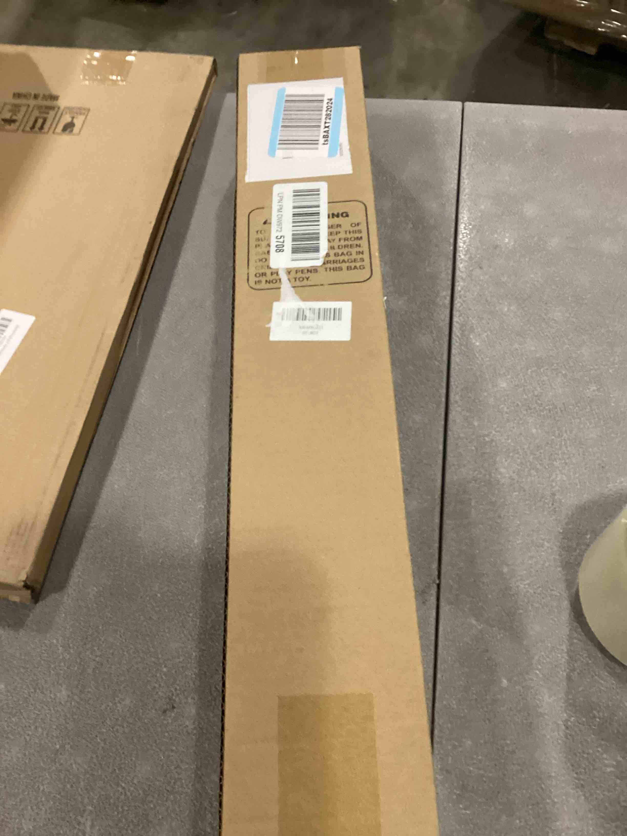 https://s3.amazonaws.com/lotting-images-prod/bidfta/PNK2559539_1747414167035.jpeg