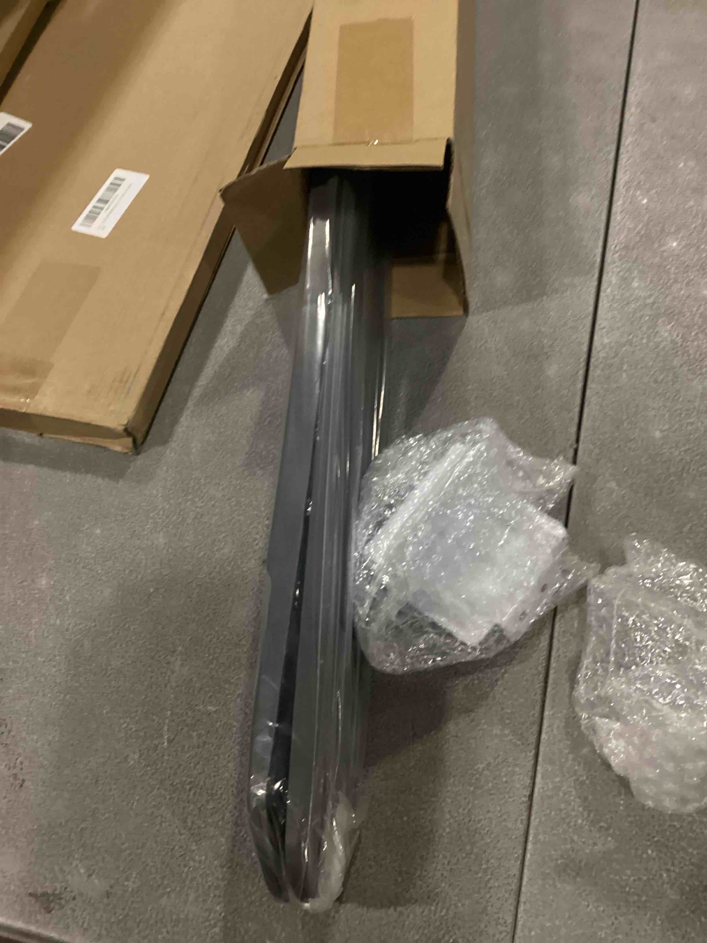 https://s3.amazonaws.com/lotting-images-prod/bidfta/PNK2559539_1747414193467.jpeg