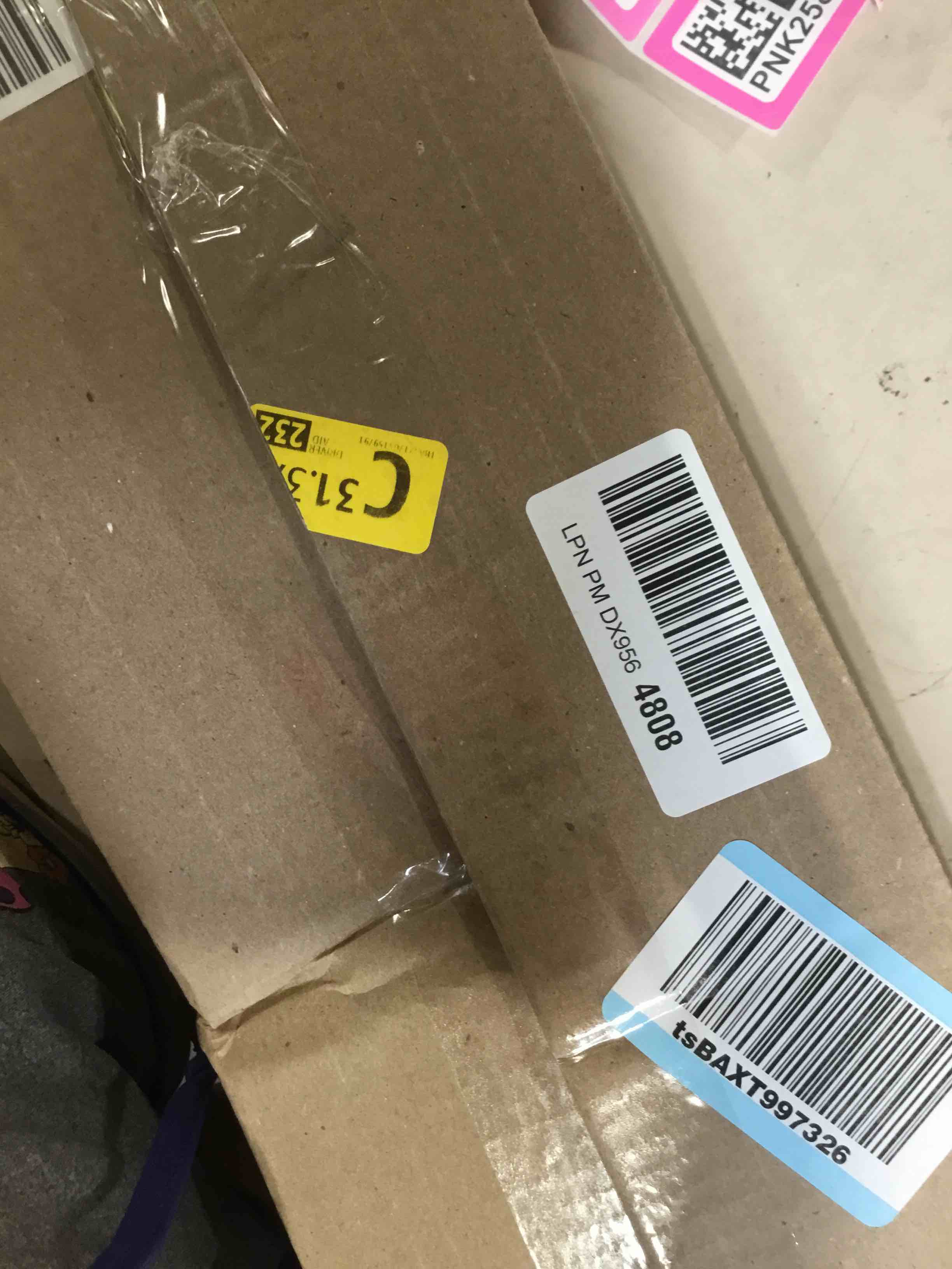 https://s3.amazonaws.com/lotting-images-prod/bidfta/PNK2584275_1750793896851.jpeg