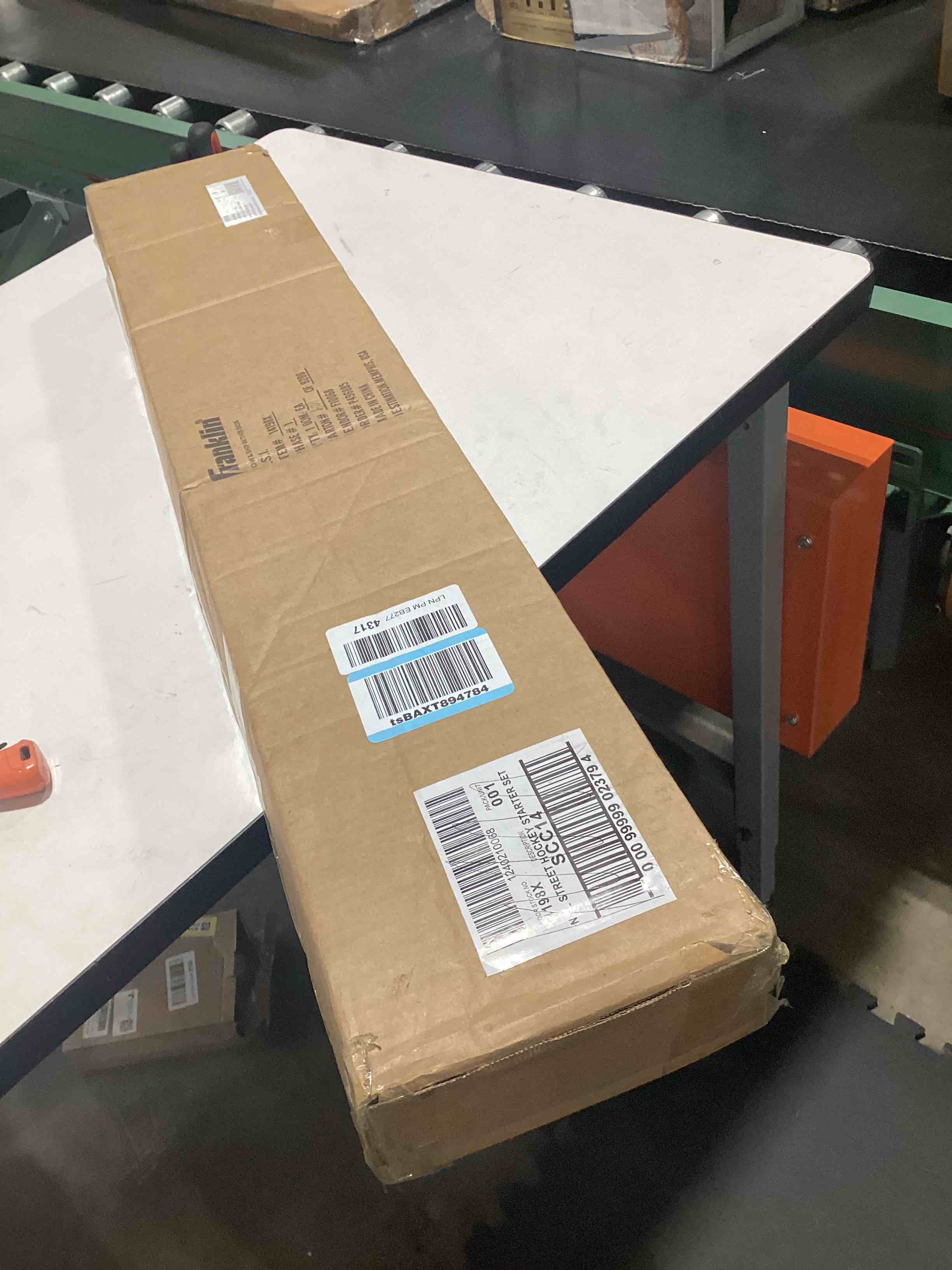 https://s3.amazonaws.com/lotting-images-prod/bidfta/PNK2584284_1757957362016.jpeg