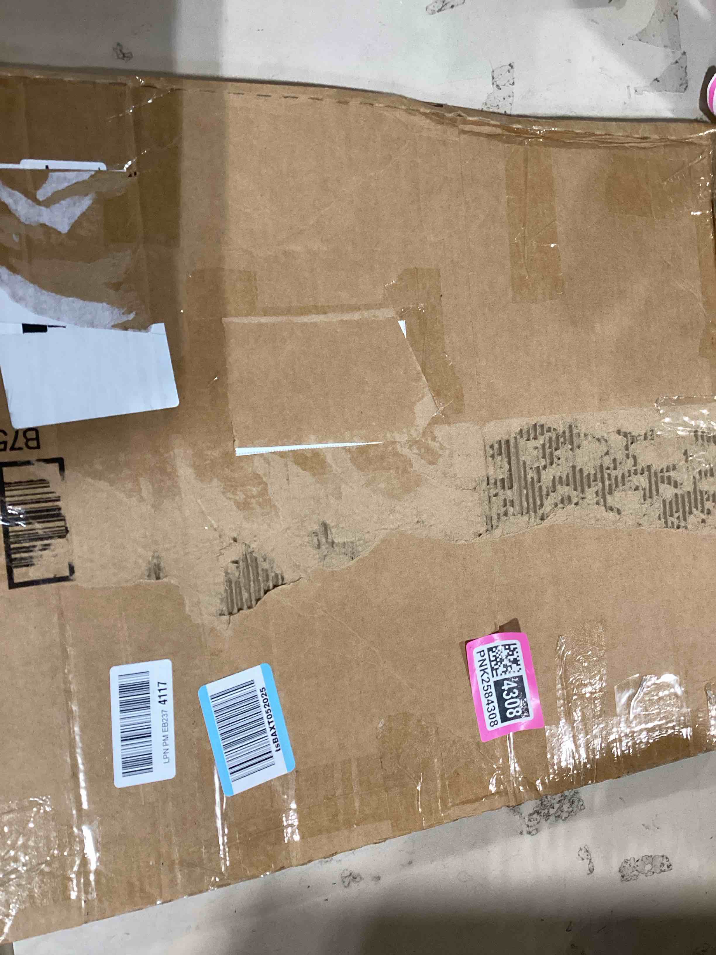 https://s3.amazonaws.com/lotting-images-prod/bidfta/PNK2584308_1750852891300.jpeg