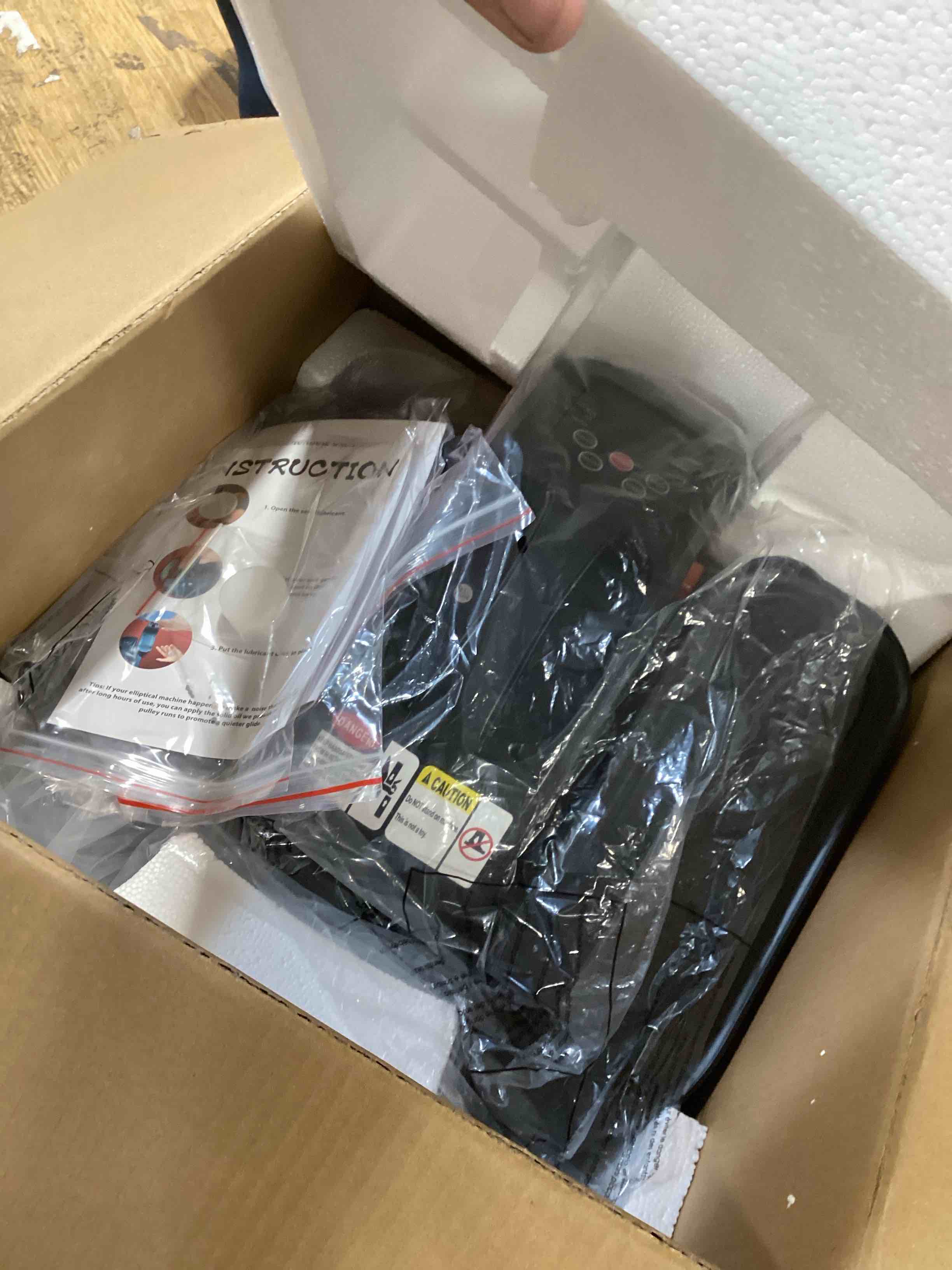 https://s3.amazonaws.com/lotting-images-prod/bidfta/PNK2584358_1750861788047.jpeg
