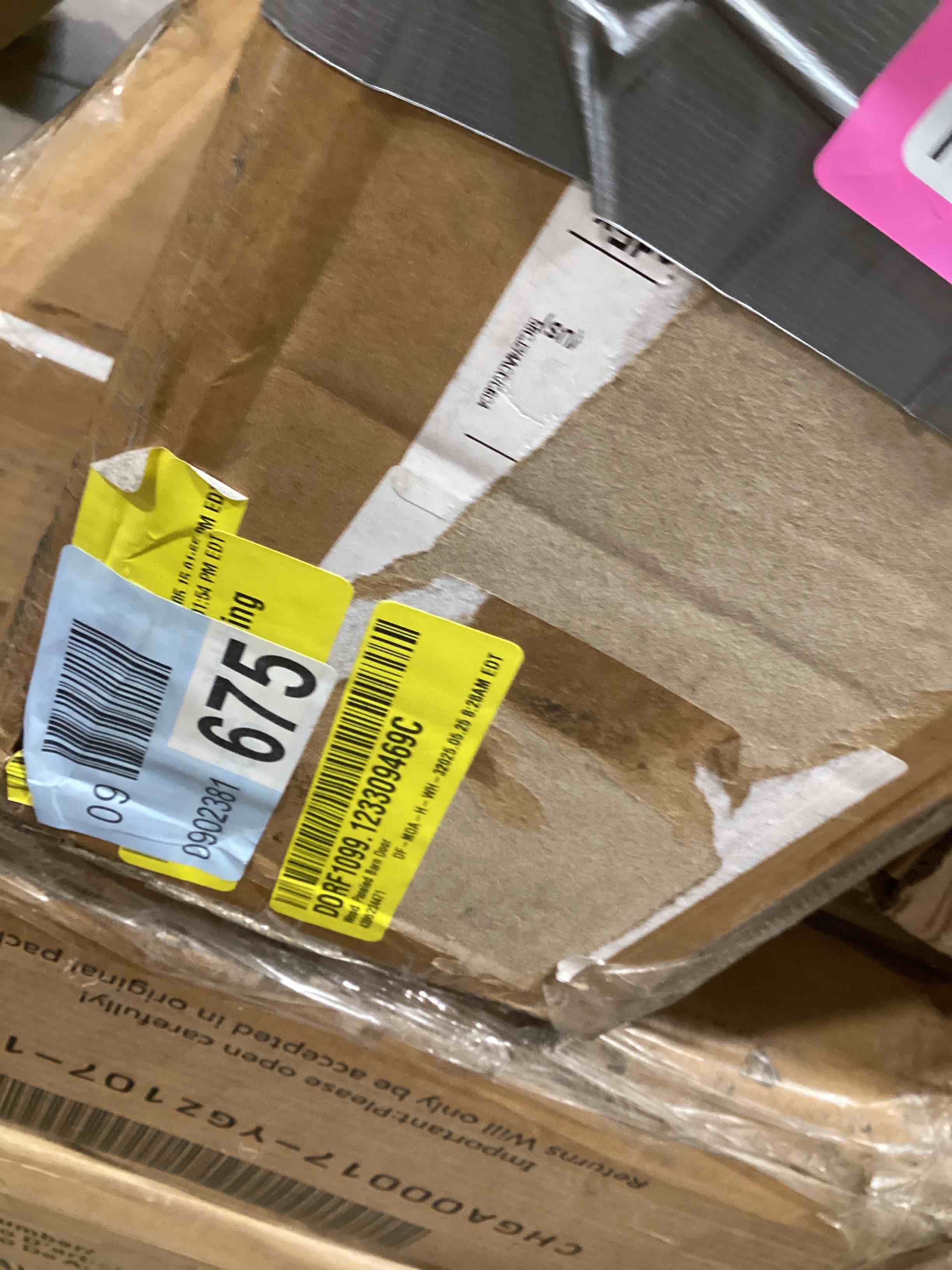 https://s3.amazonaws.com/lotting-images-prod/bidfta/PNK2584452_1750953194258.jpeg
