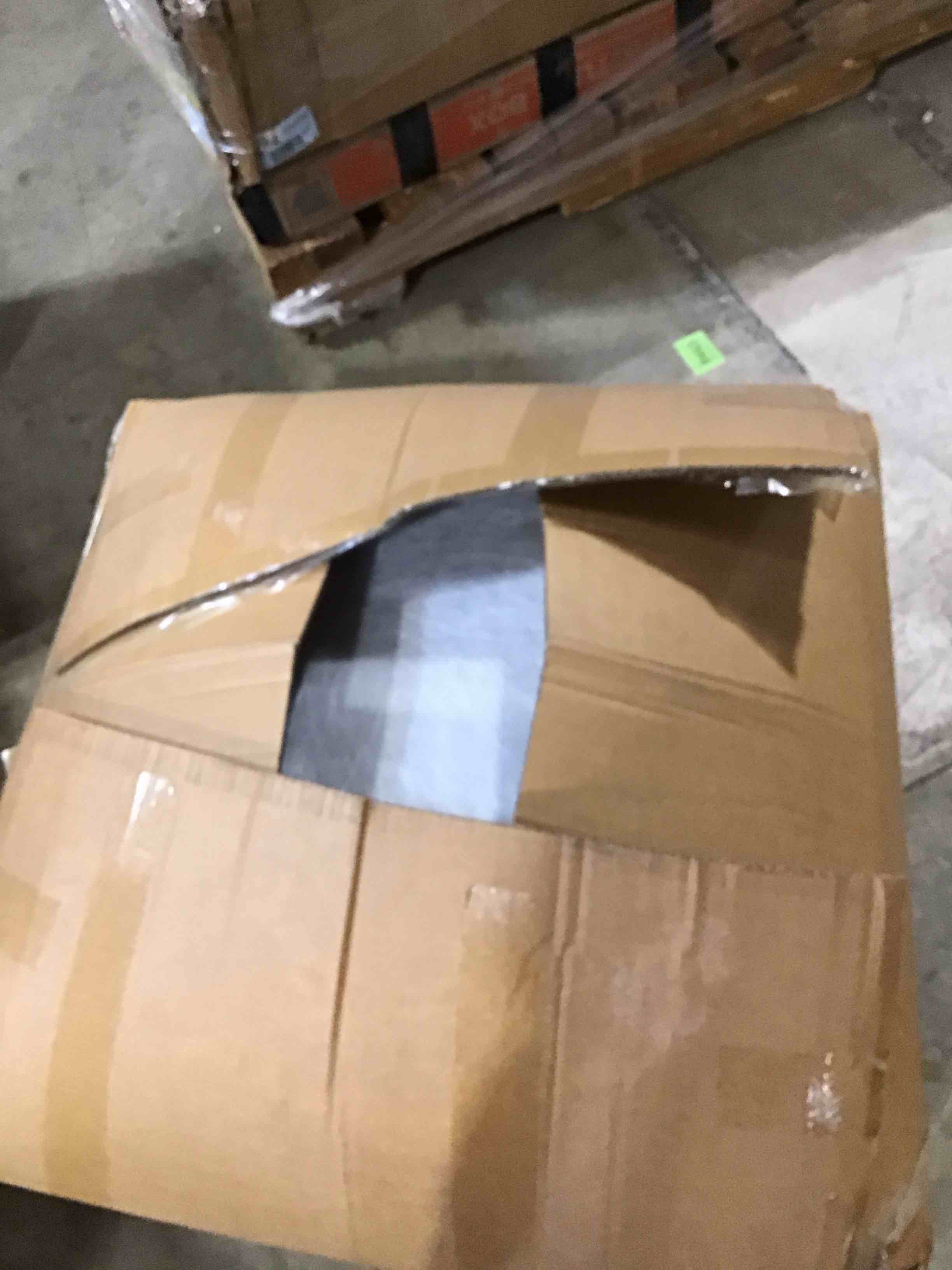 https://s3.amazonaws.com/lotting-images-prod/bidfta/PNK2584598_1751052250431.jpeg