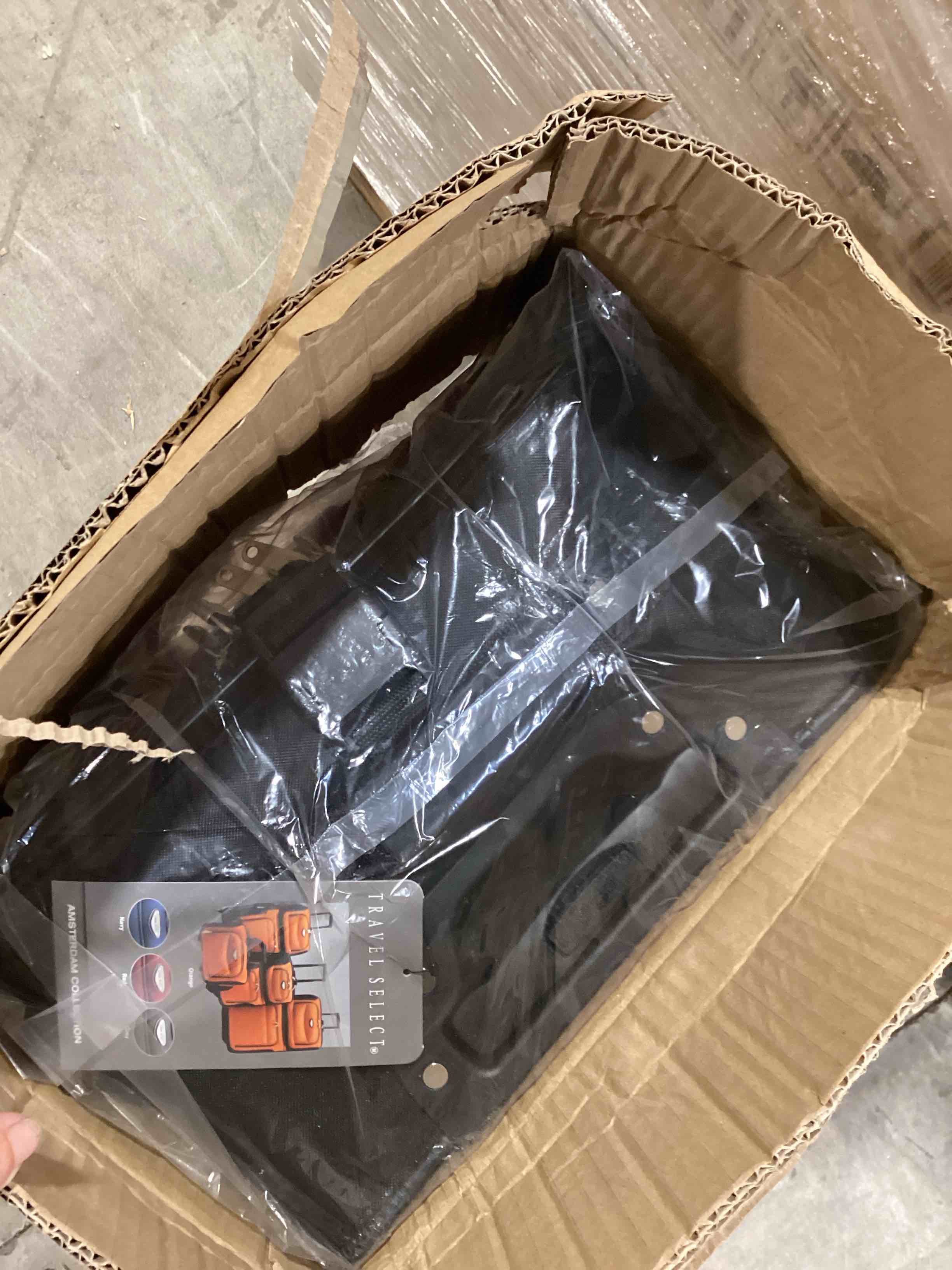 https://s3.amazonaws.com/lotting-images-prod/bidfta/PNK2585357_1751984409413.jpeg
