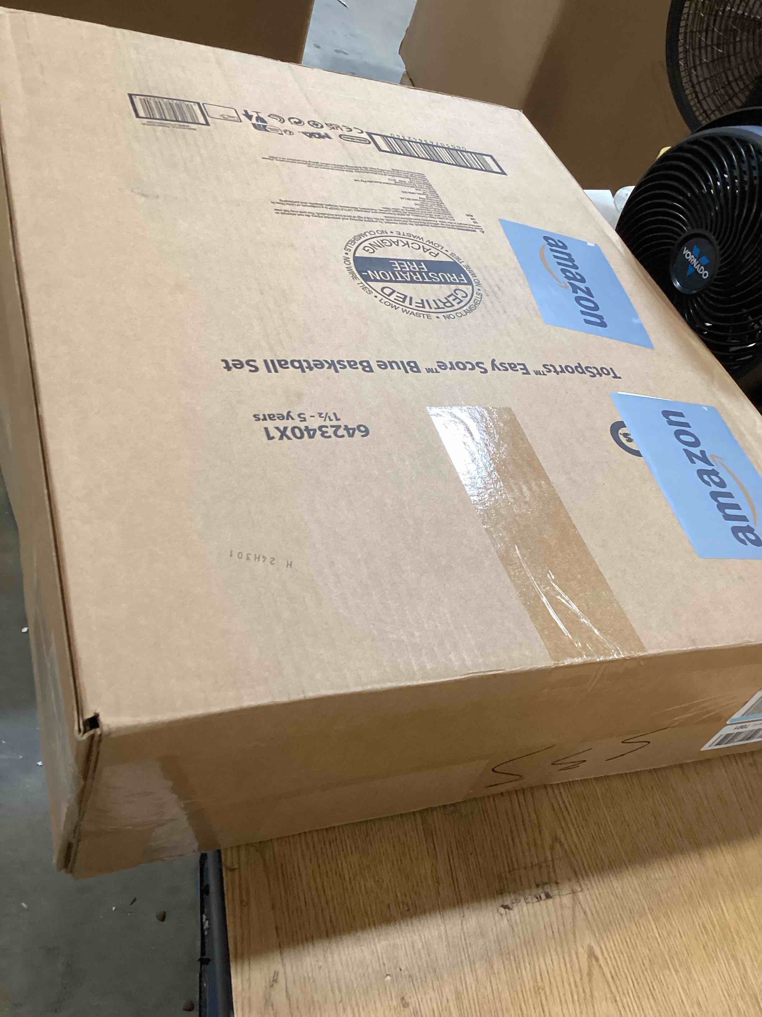 https://s3.amazonaws.com/lotting-images-prod/bidfta/PNK2585399_1751996138847.jpeg