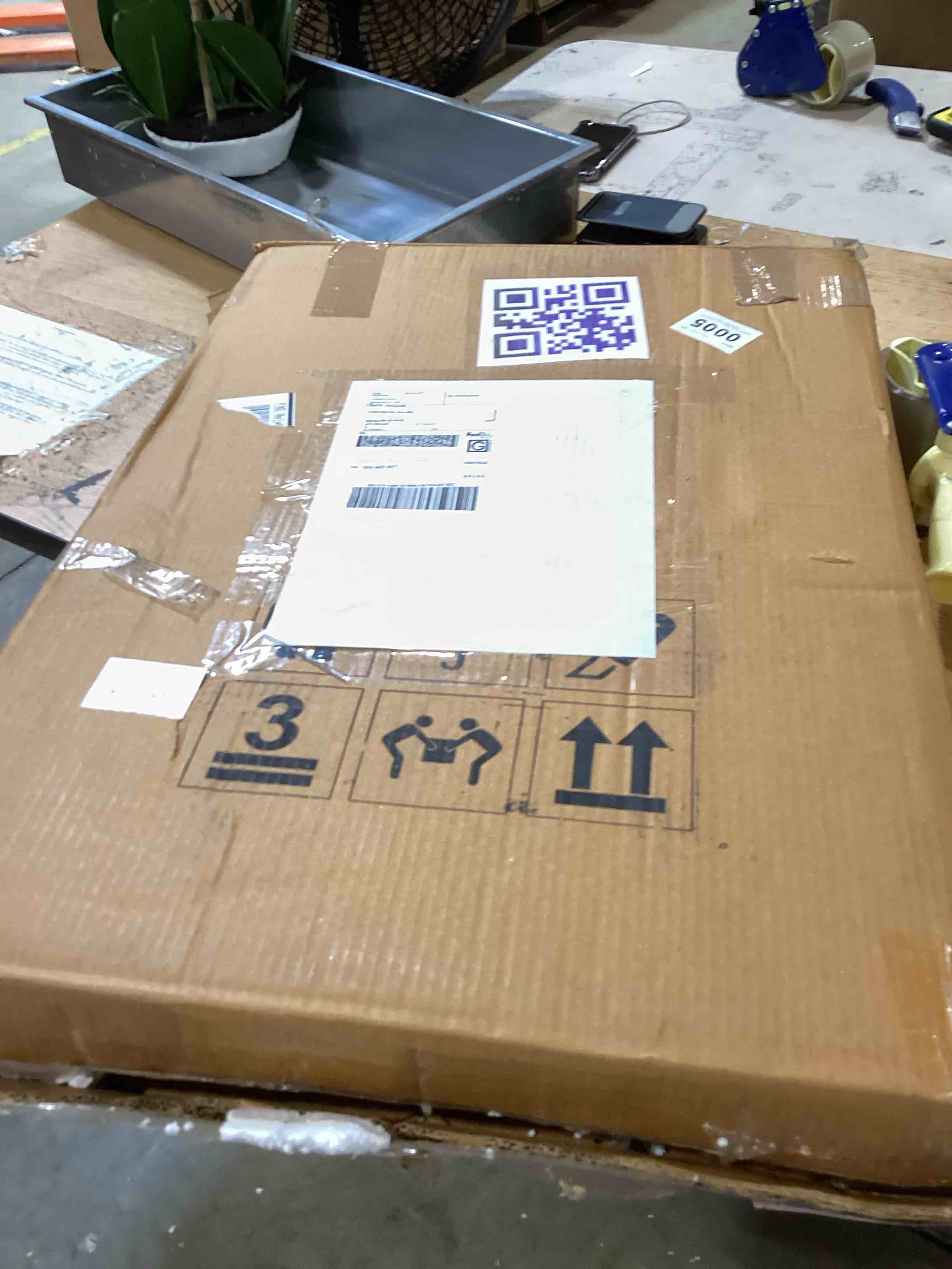 https://s3.amazonaws.com/lotting-images-prod/bidfta/PNK2585452_1752767672235.jpeg