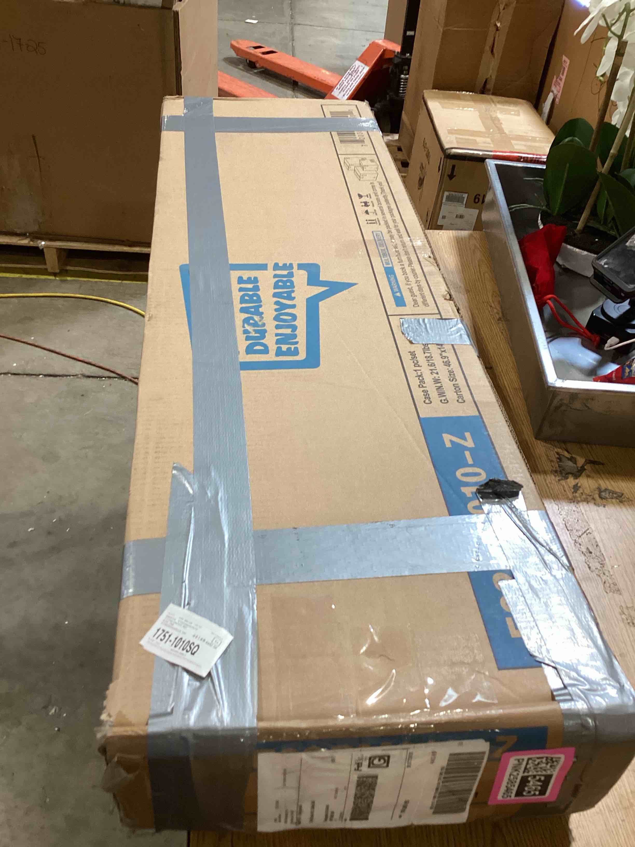 https://s3.amazonaws.com/lotting-images-prod/bidfta/PNK2585465_1752773756022.jpeg