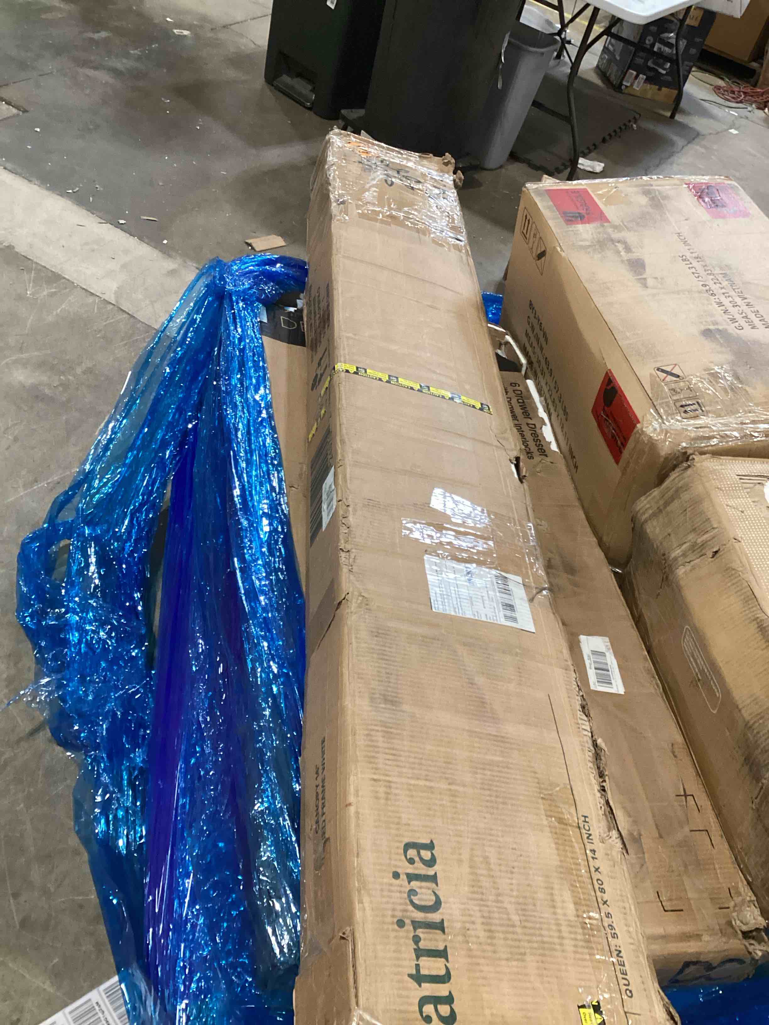 https://s3.amazonaws.com/lotting-images-prod/bidfta/PNK2586206_1754489054505.jpeg