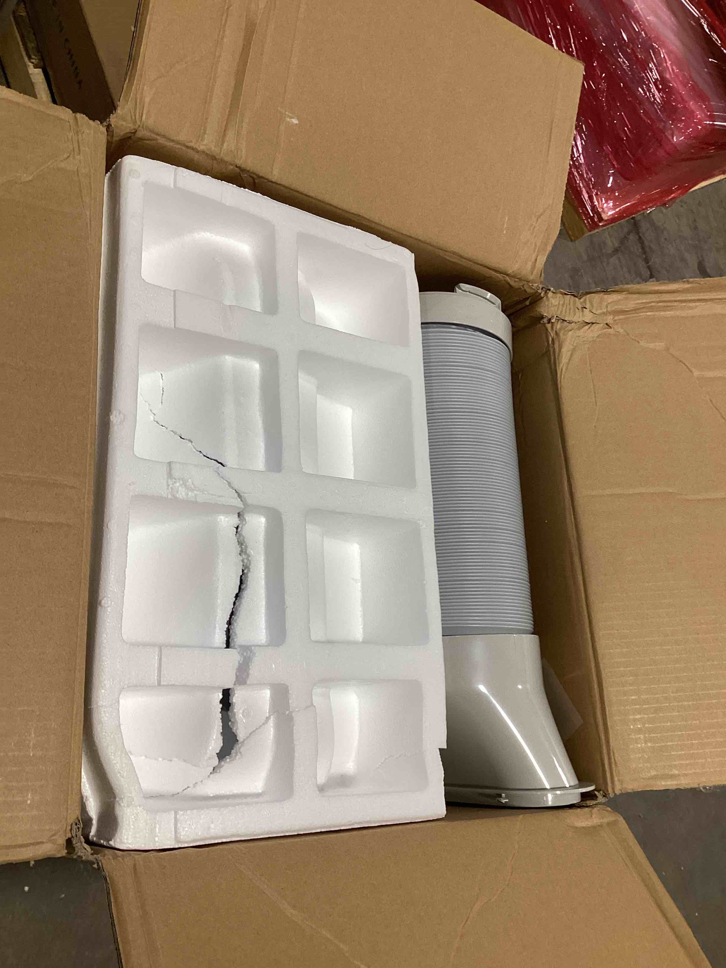 https://s3.amazonaws.com/lotting-images-prod/bidfta/PNK2586258_1754501414313.jpeg