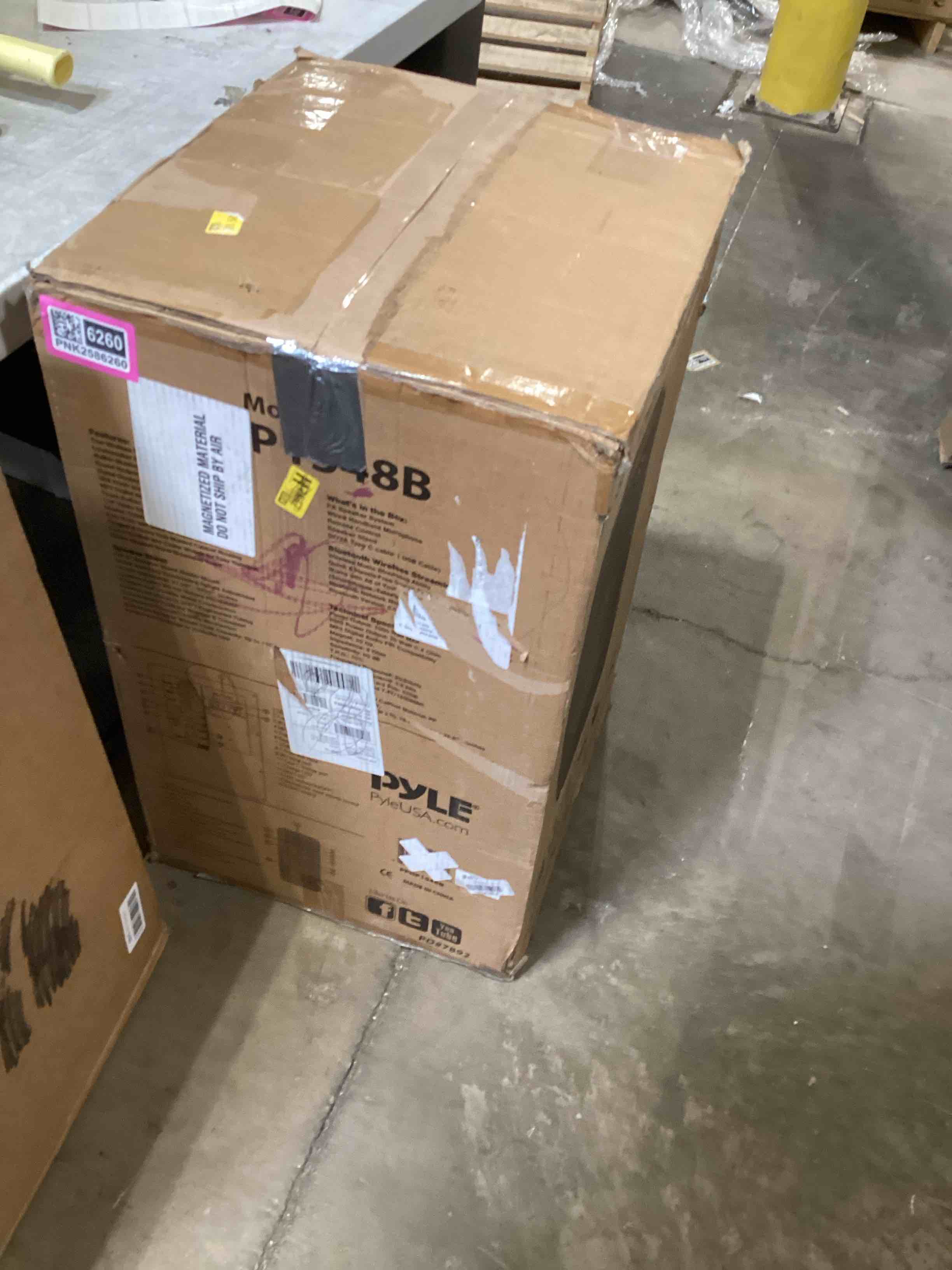 https://s3.amazonaws.com/lotting-images-prod/bidfta/PNK2586260_1754500353352.jpeg