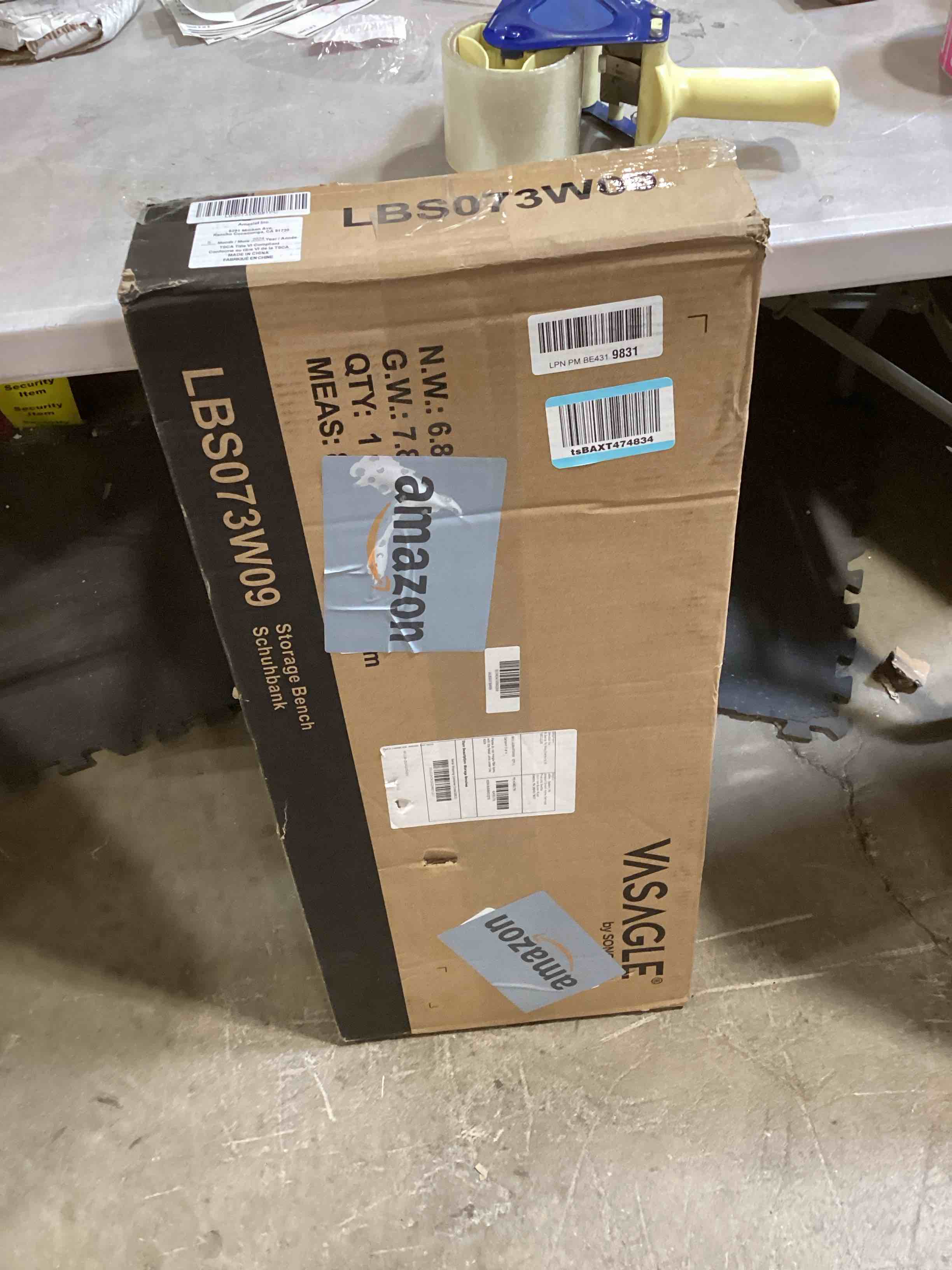 https://s3.amazonaws.com/lotting-images-prod/bidfta/PNK2586407_1754667838198.jpeg