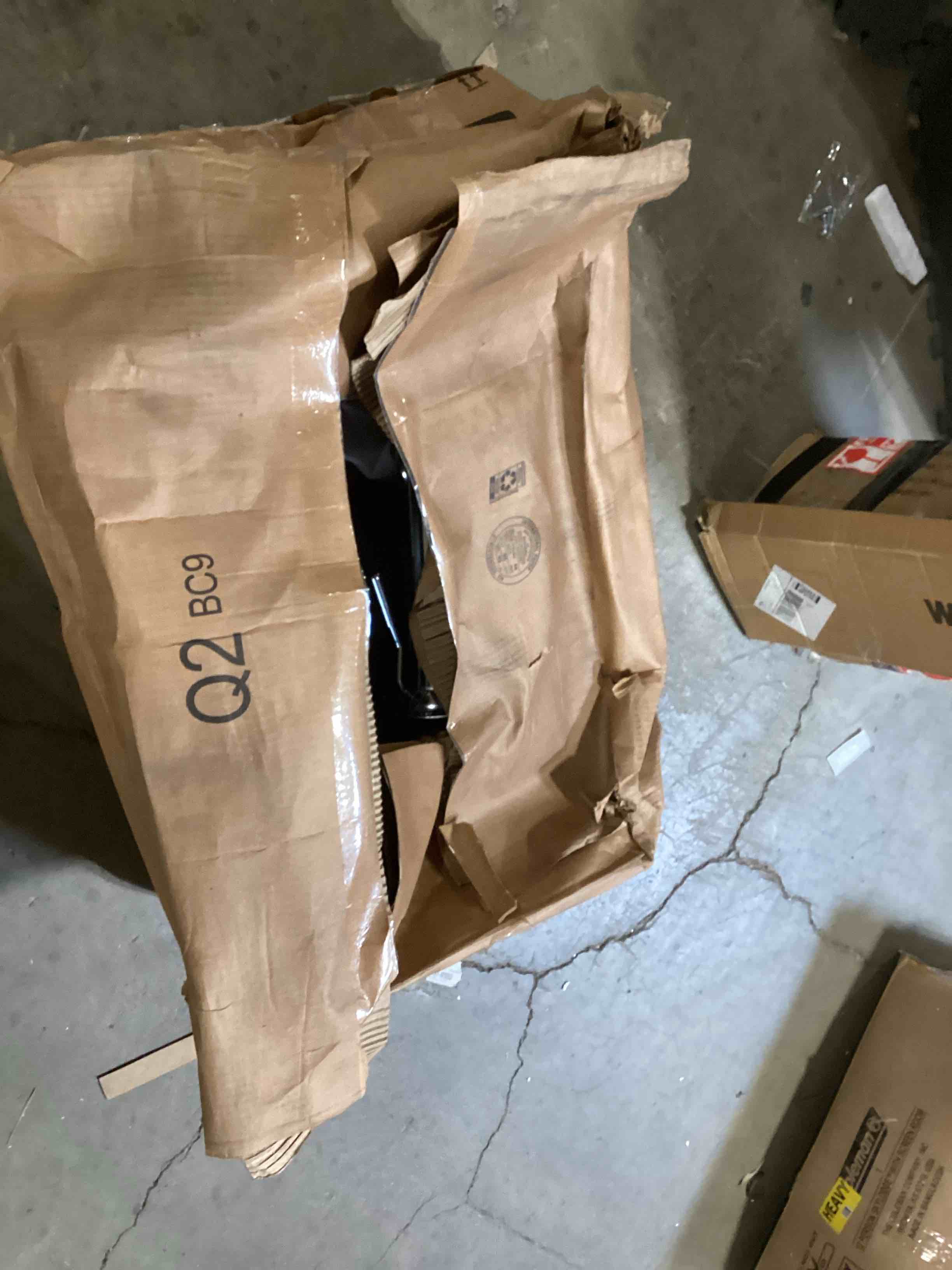 https://s3.amazonaws.com/lotting-images-prod/bidfta/PNK2586467_1754681865810.jpeg