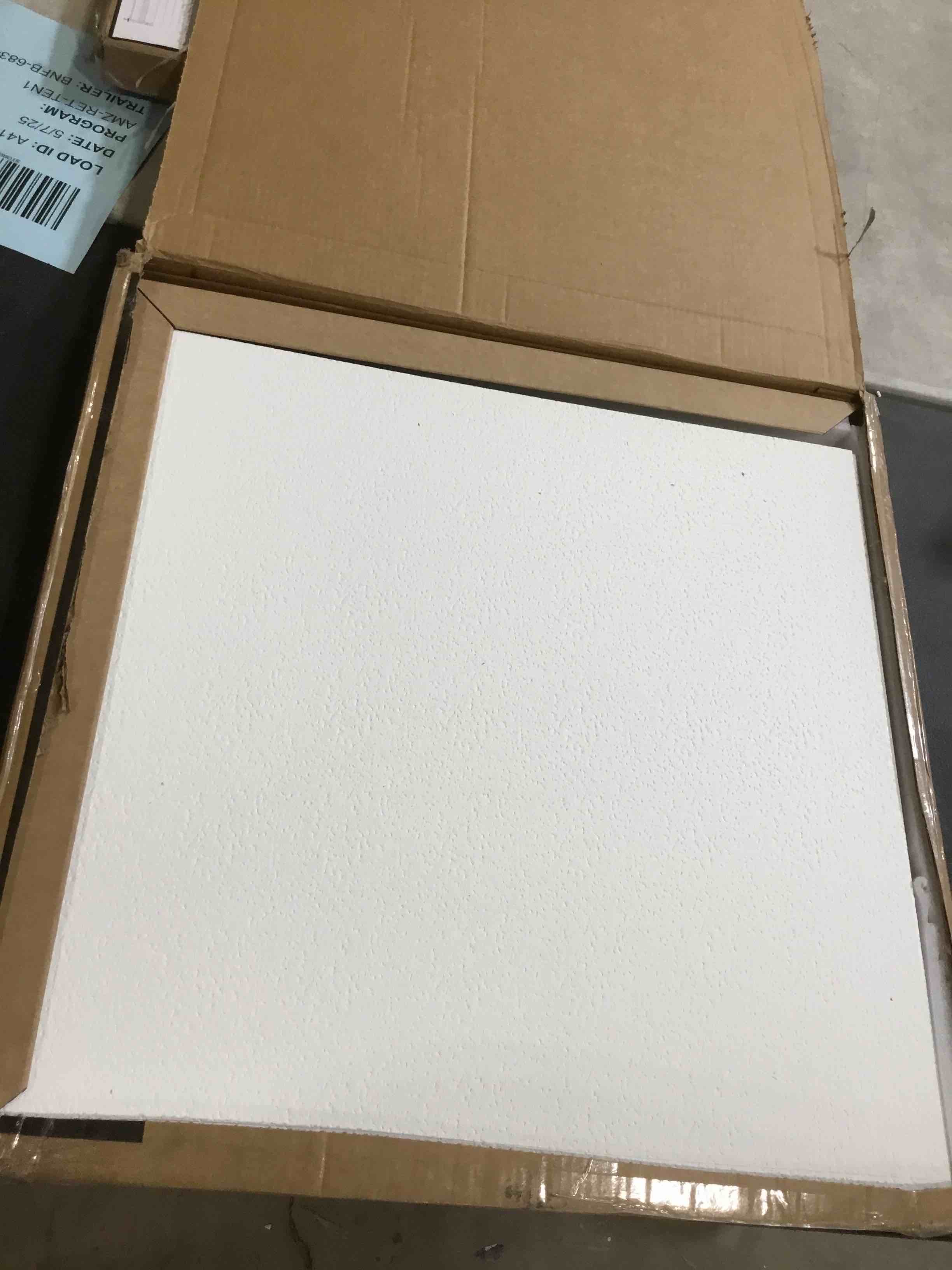 https://s3.amazonaws.com/lotting-images-prod/bidfta/PNK2587140_1746809981549.jpeg