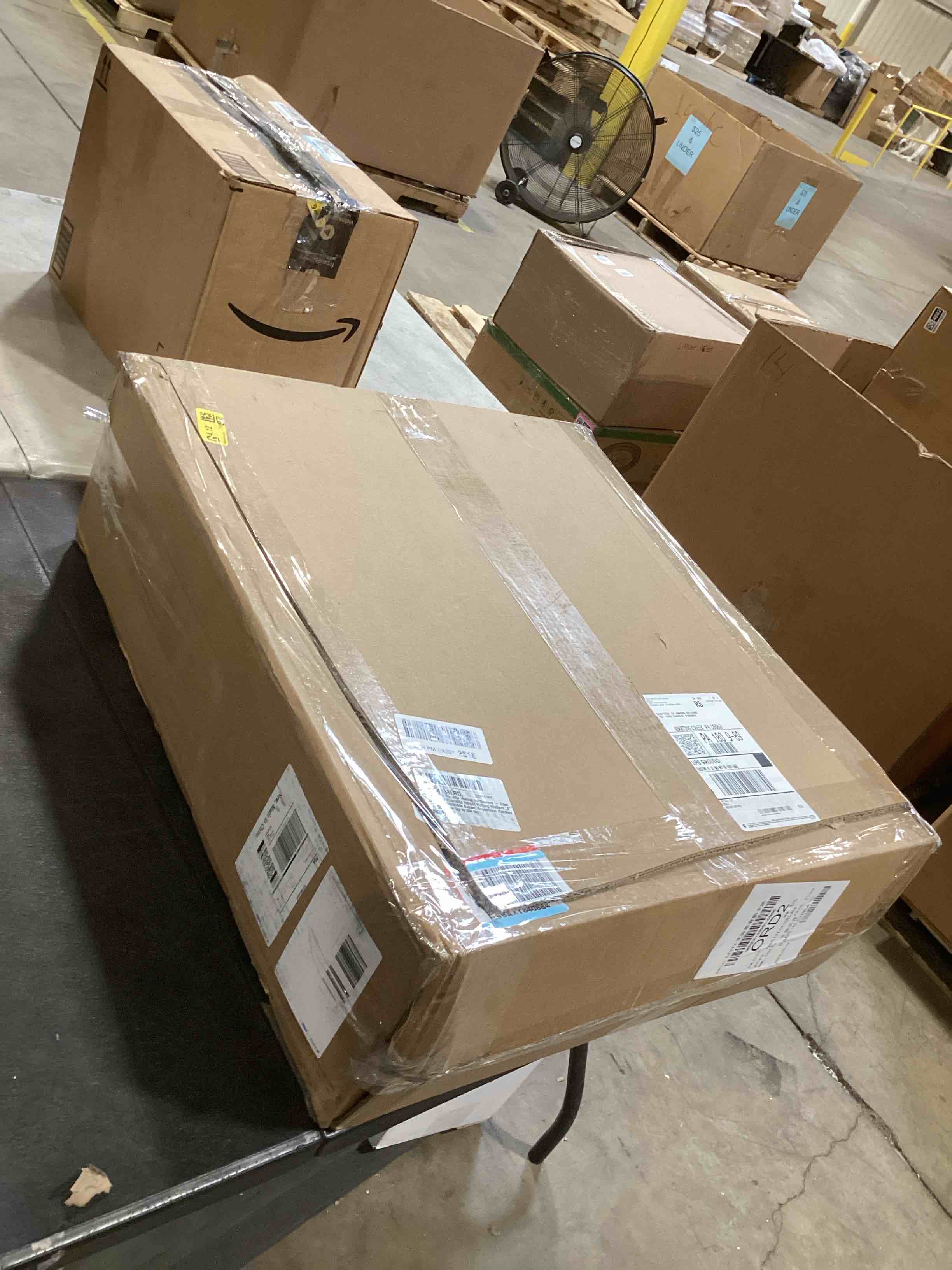 https://s3.amazonaws.com/lotting-images-prod/bidfta/PNK2587394_1747156498676.jpeg