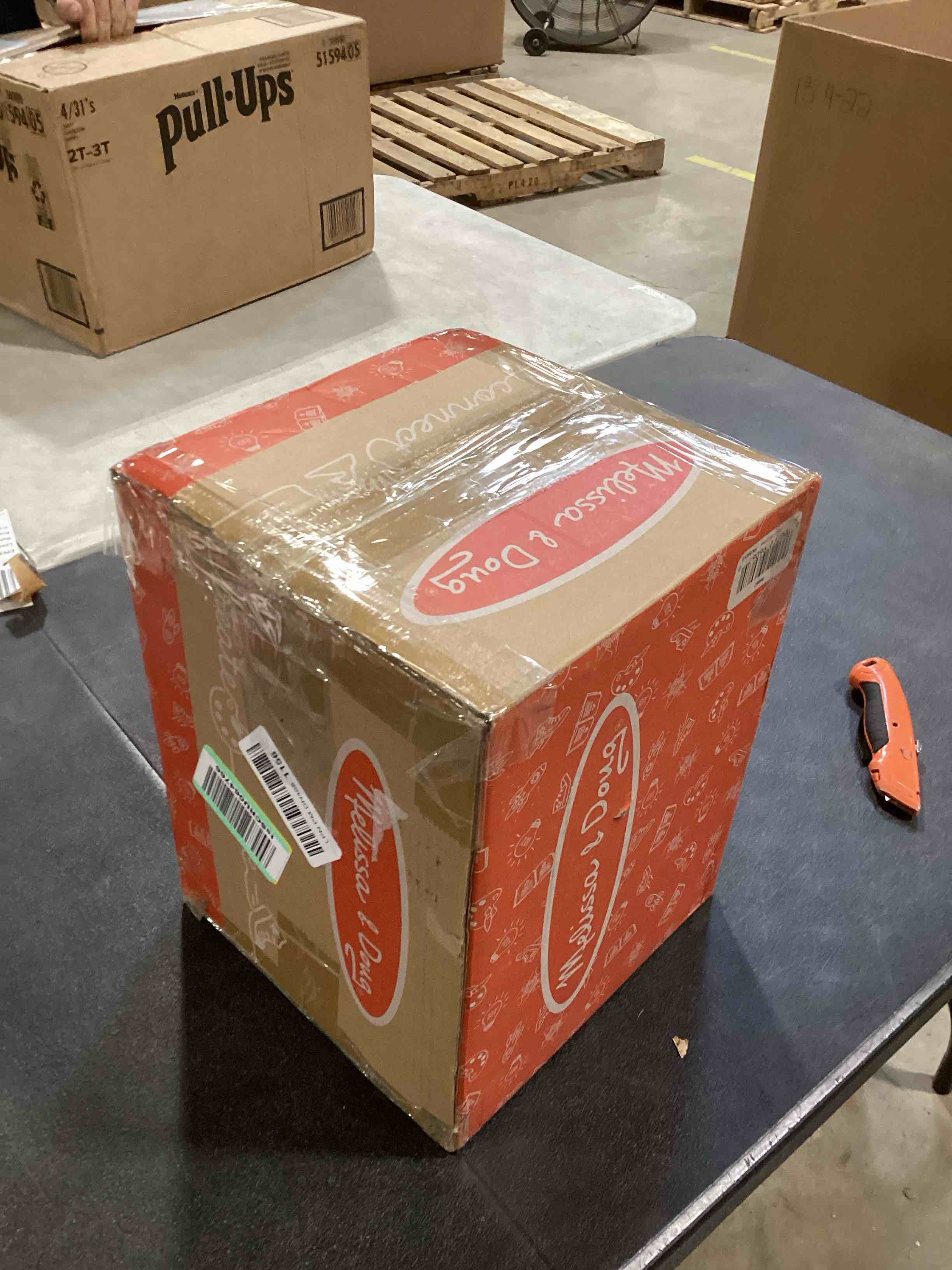 https://s3.amazonaws.com/lotting-images-prod/bidfta/PNK2587405_1747158414940.jpeg